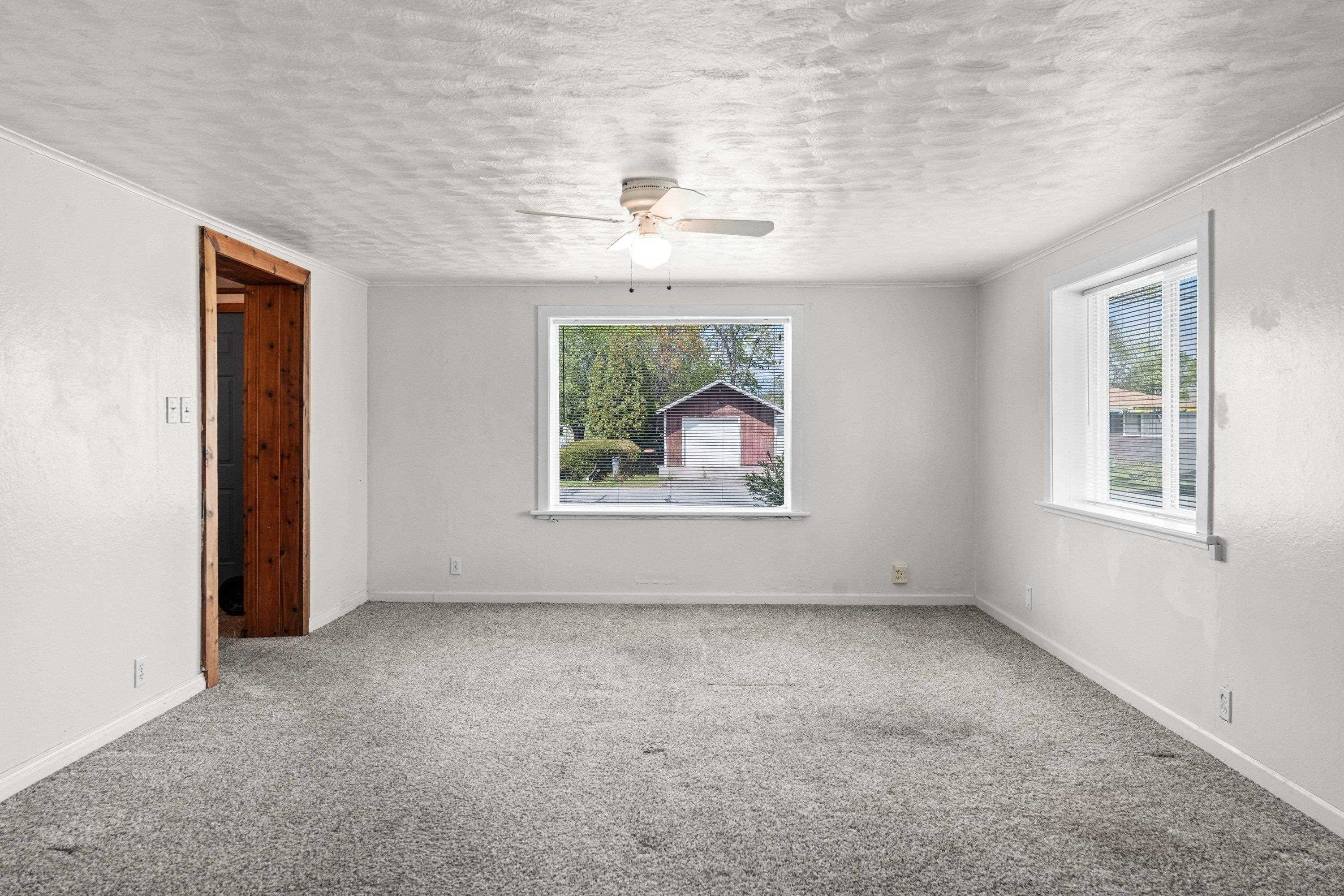 10724 E 12th Ave - Photo 10