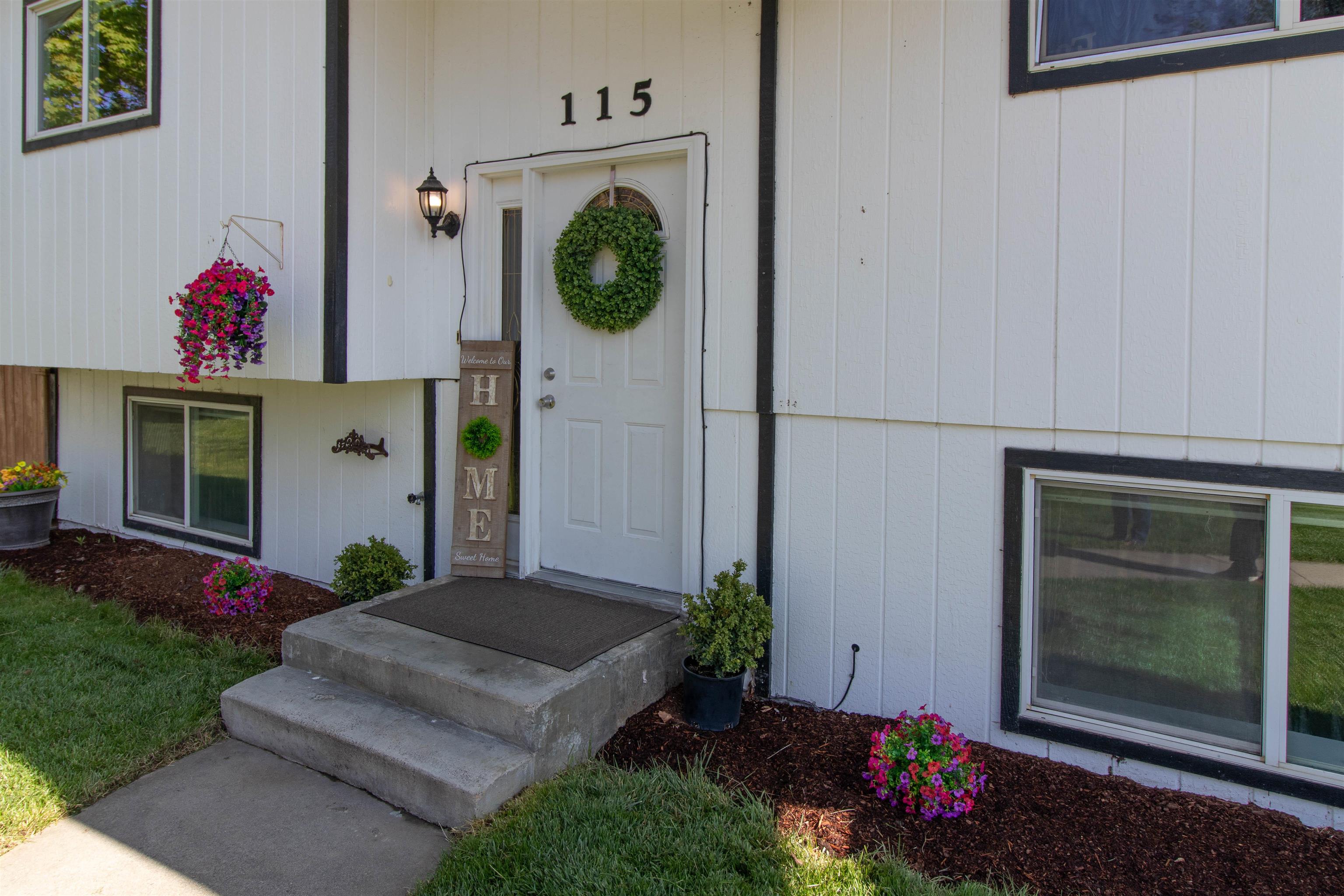 115 E Franklin Dr - Photo 3