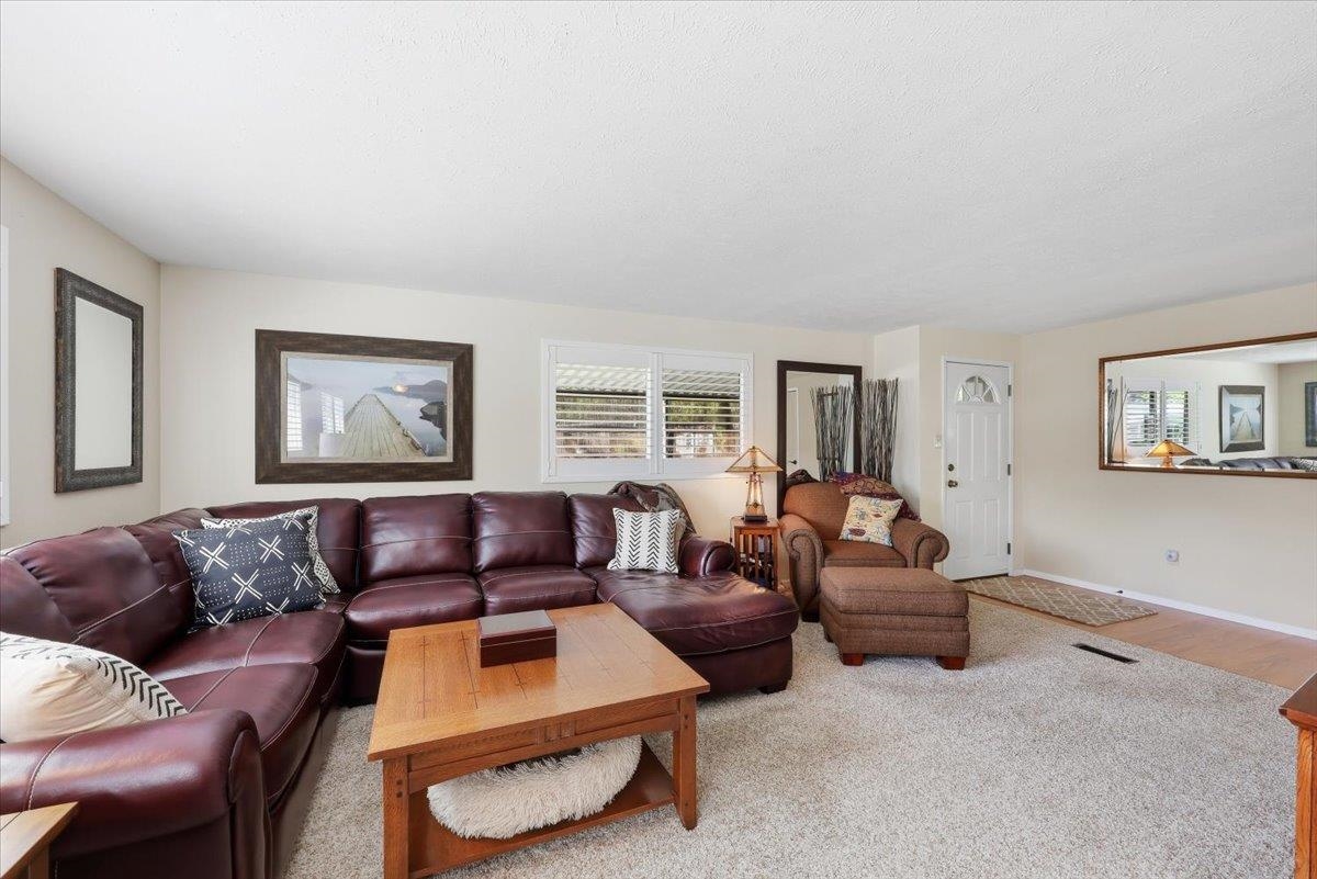 208 S Neyland Rd - Photo 6