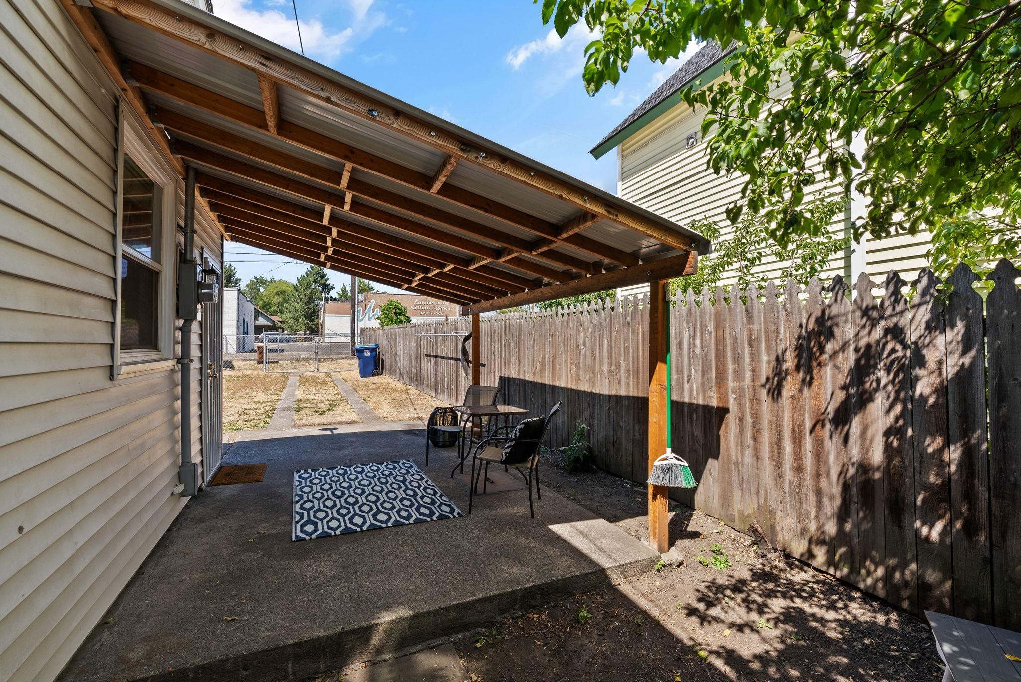 410 W Shannon Ave - Photo 21