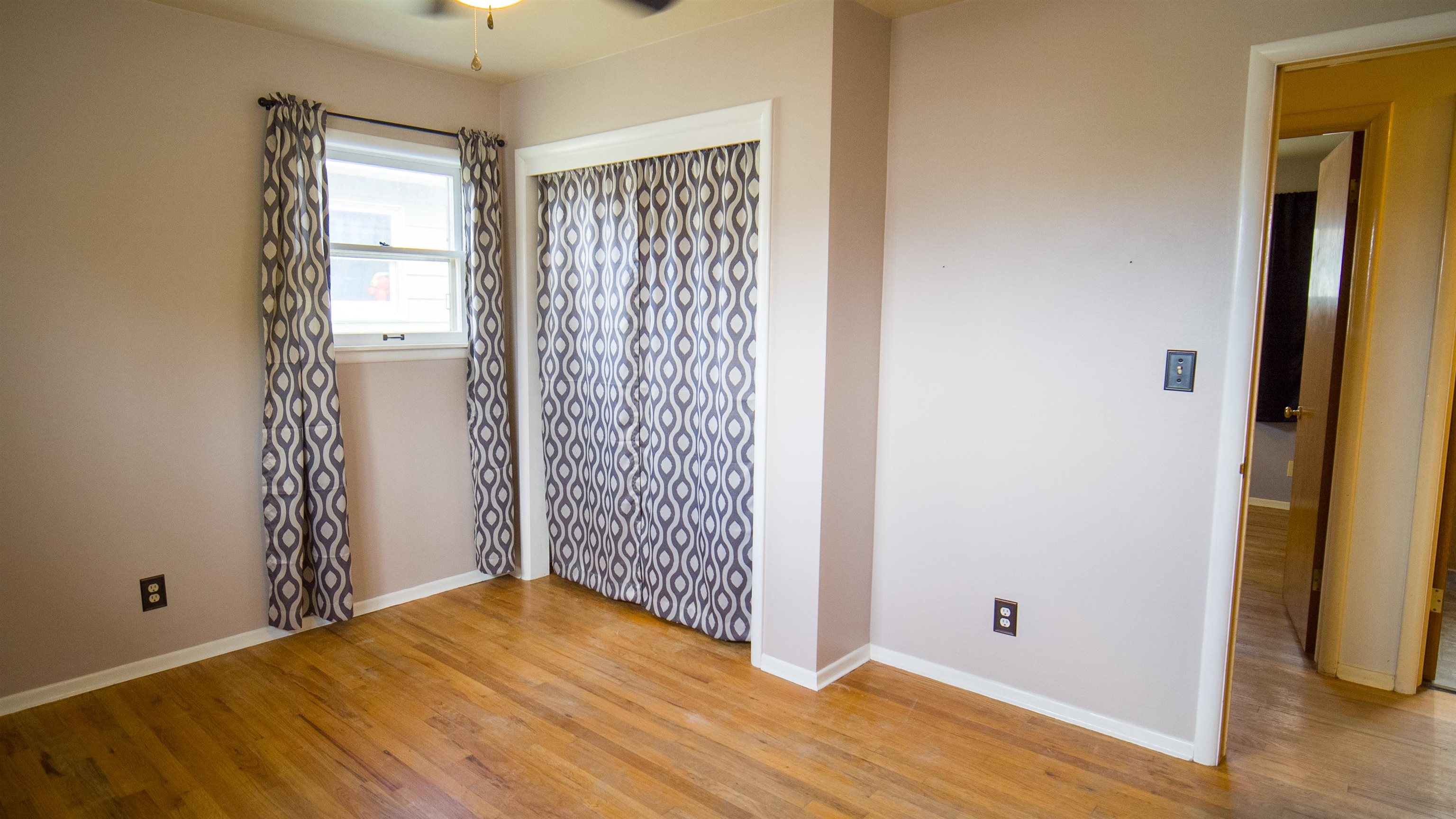 604 E Queen Ave - Photo 19