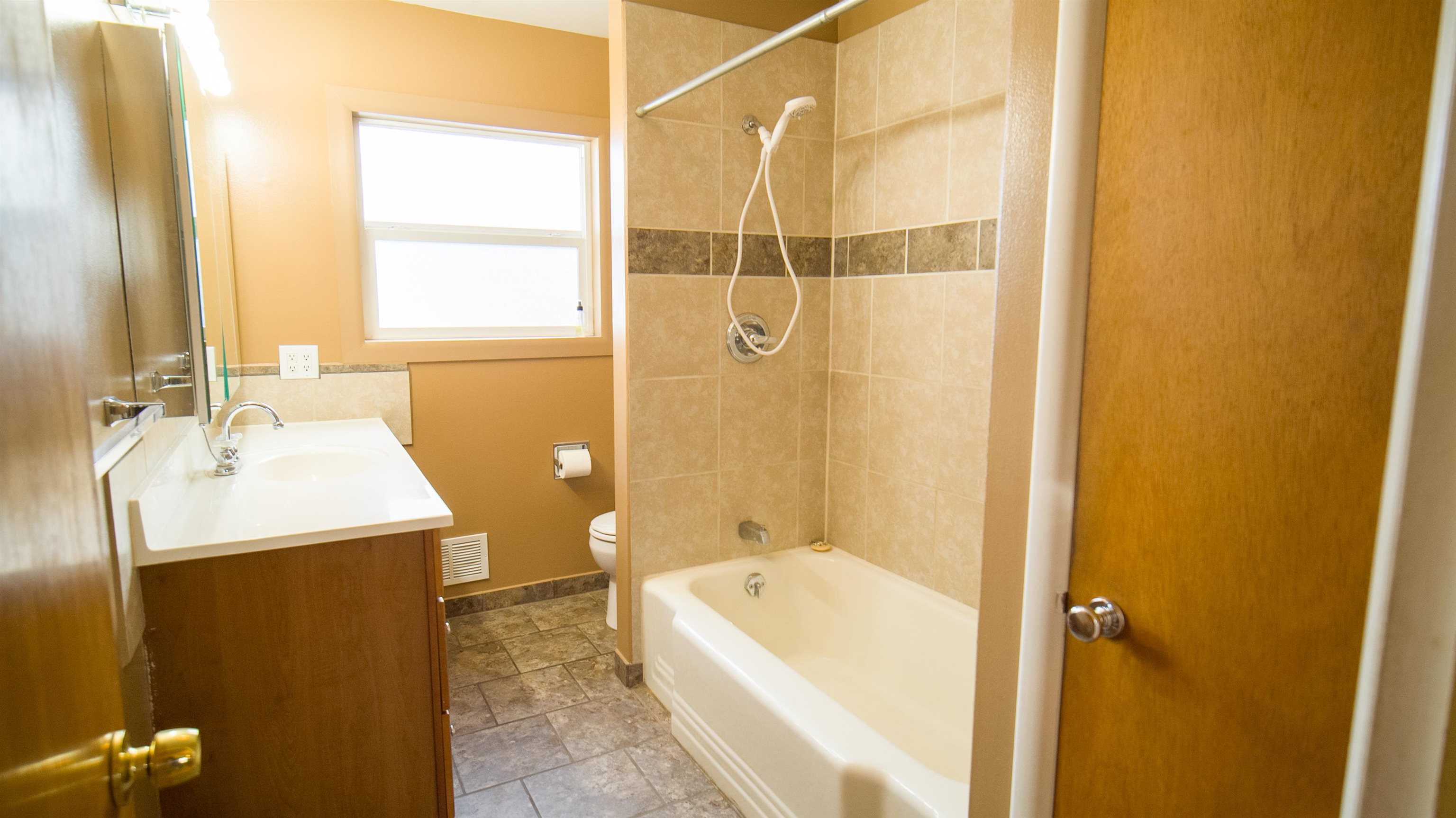 604 E Queen Ave - Photo 24