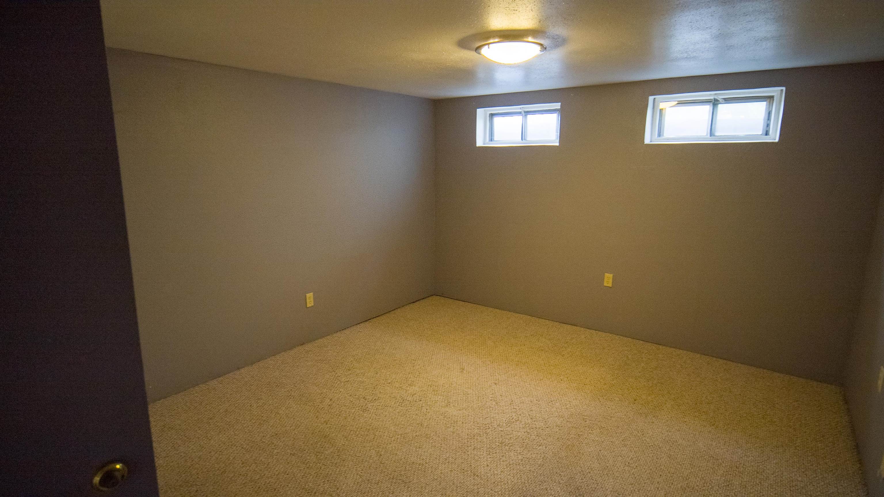 604 E Queen Ave - Photo 27