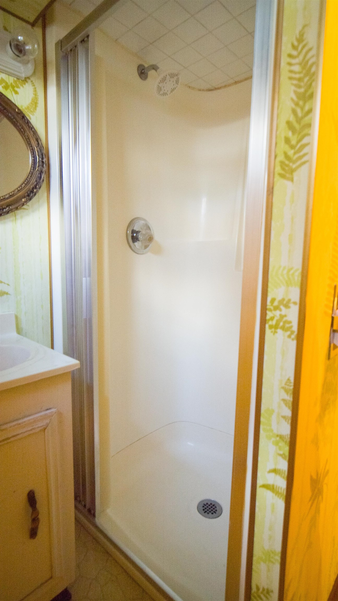 604 E Queen Ave - Photo 34