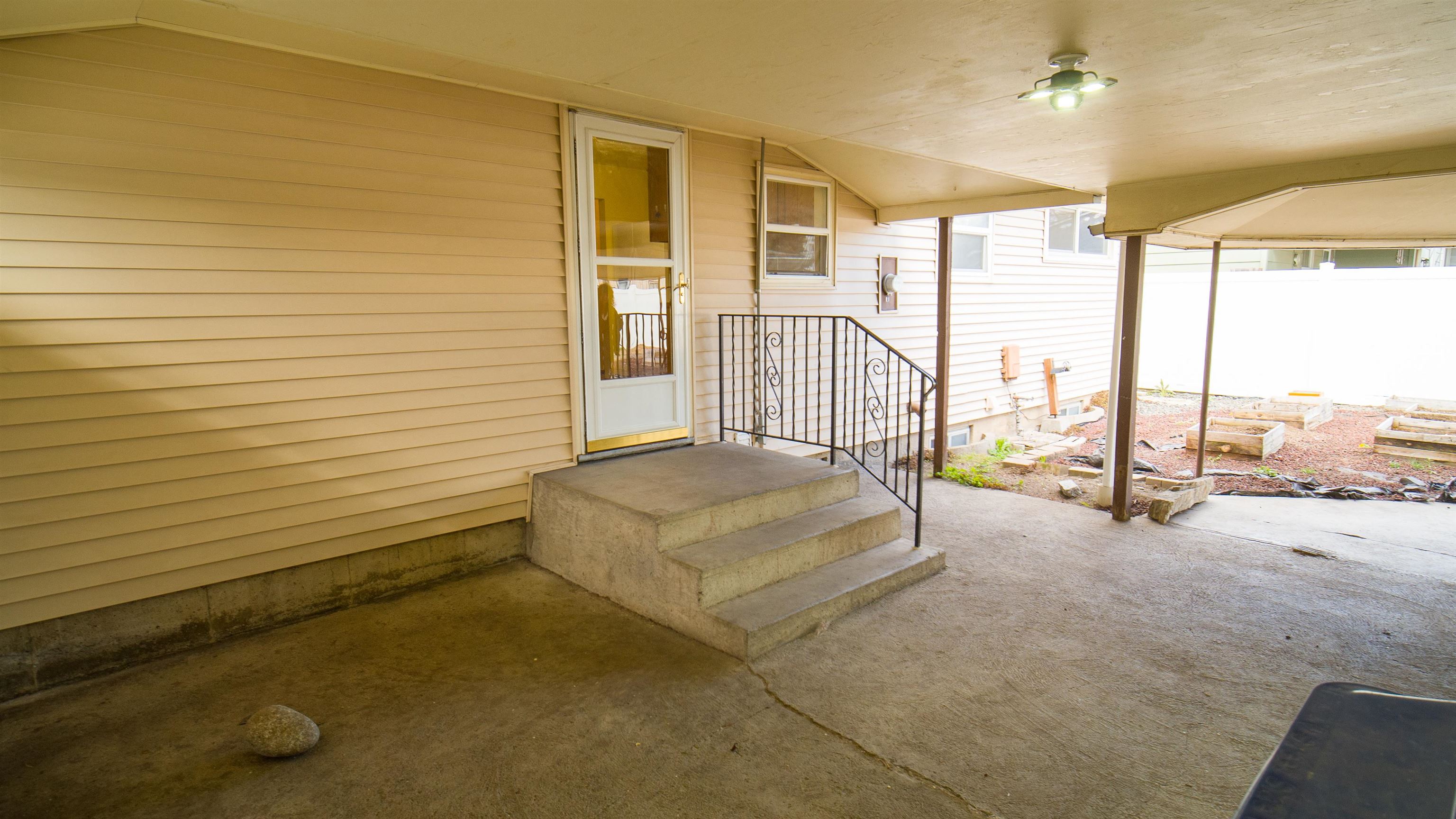 604 E Queen Ave - Photo 38