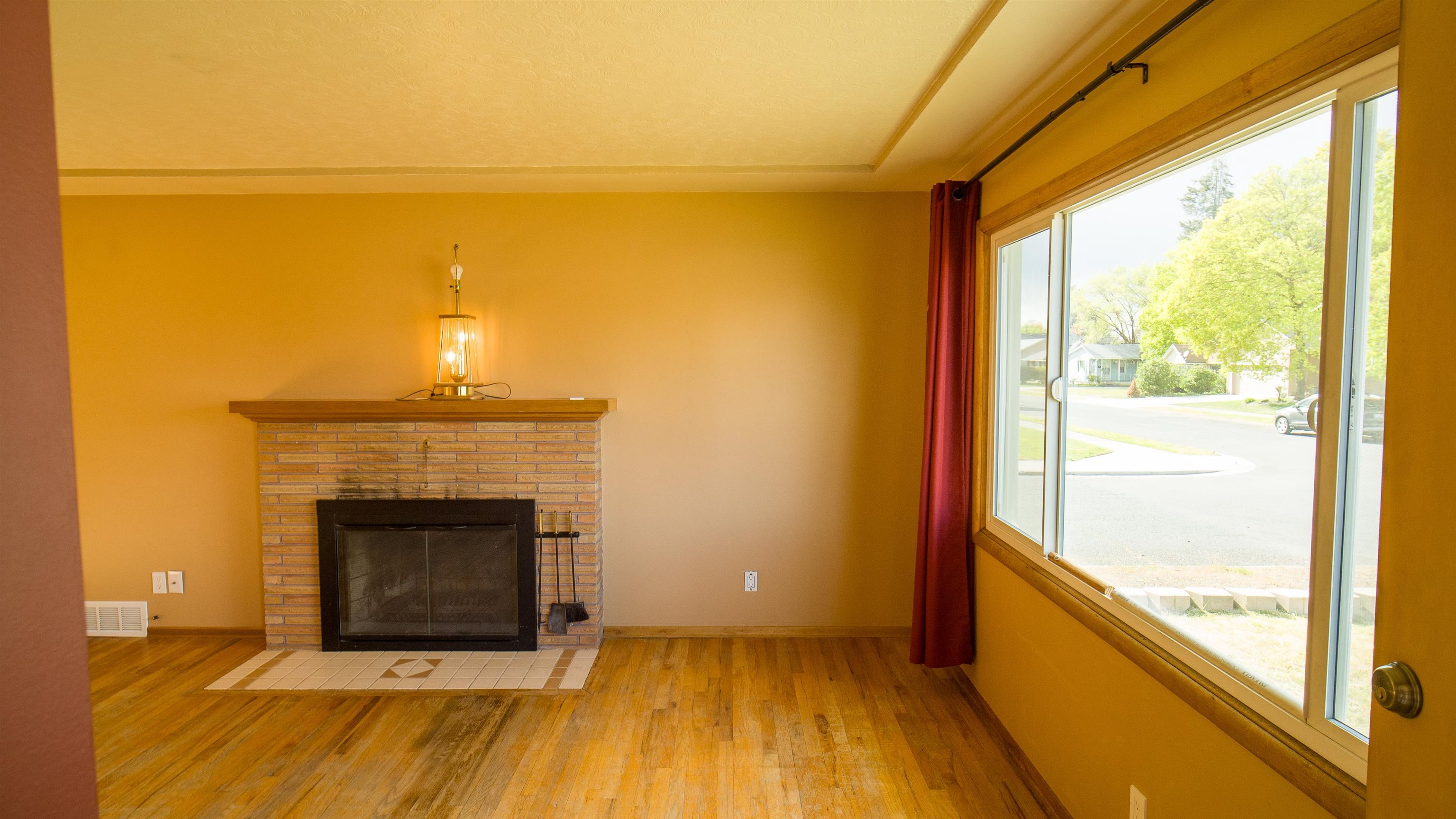604 E Queen Ave - Photo 9