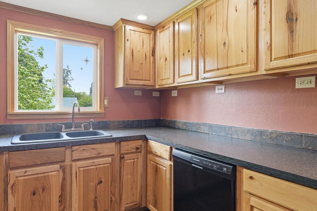 3611 W Heroy Ave - Photo 12