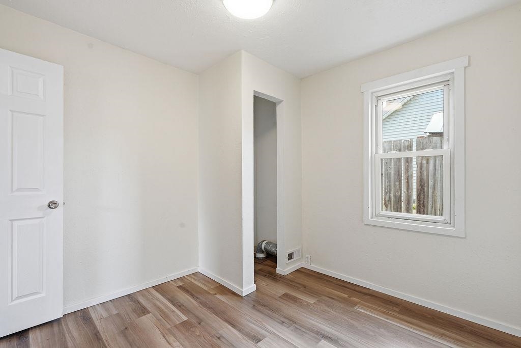 3611 W Heroy Ave - Photo 16