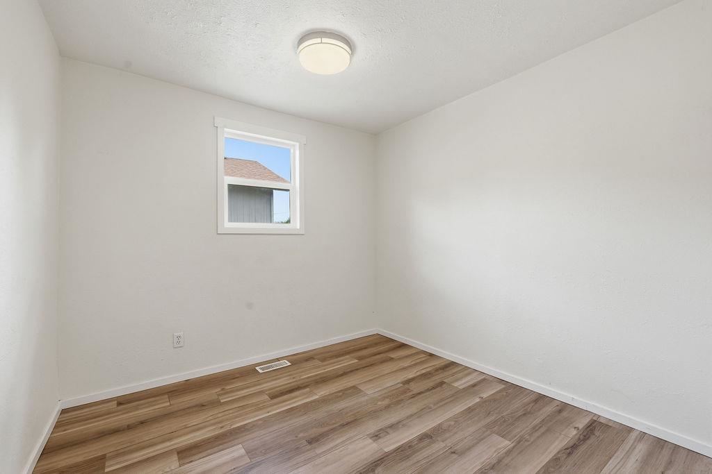 3611 W Heroy Ave - Photo 18