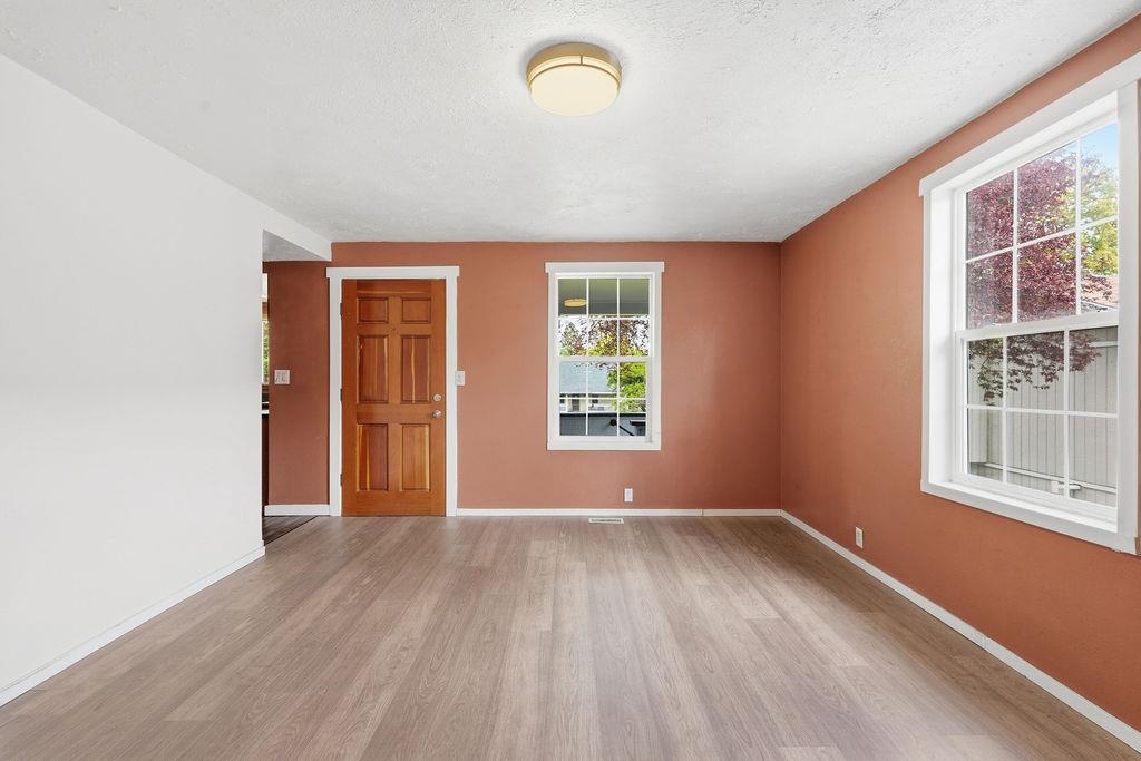 3611 W Heroy Ave - Photo 6