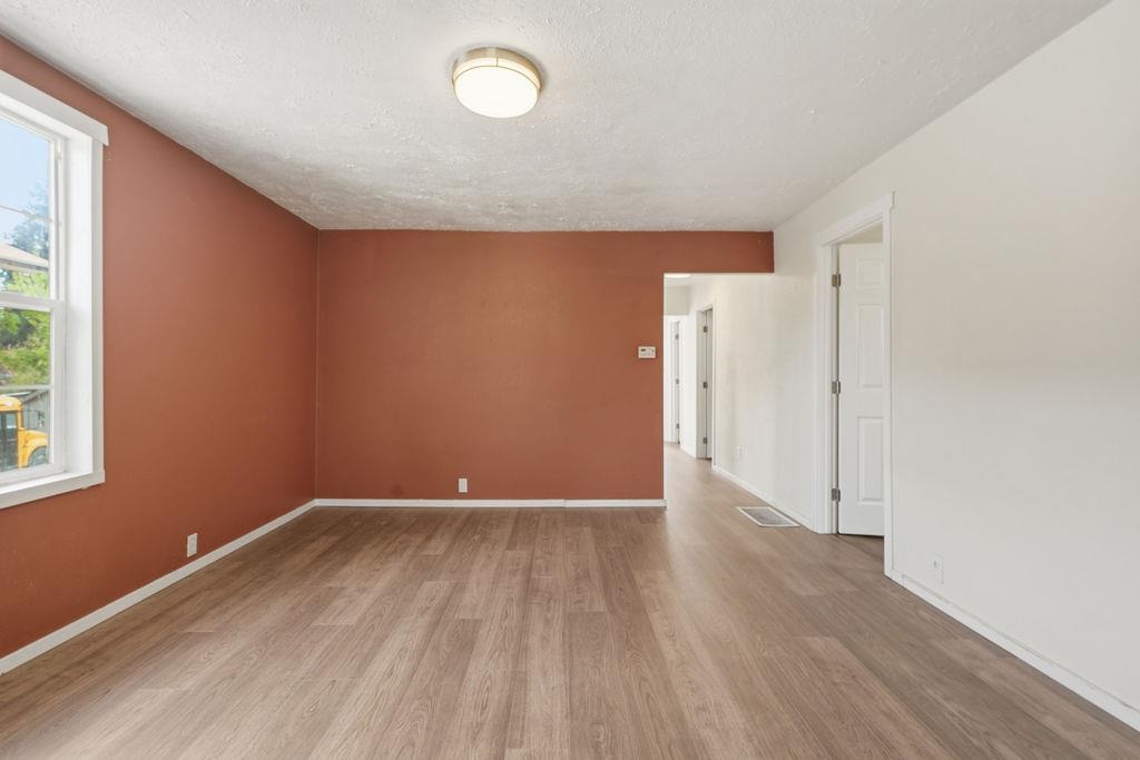 3611 W Heroy Ave - Photo 7
