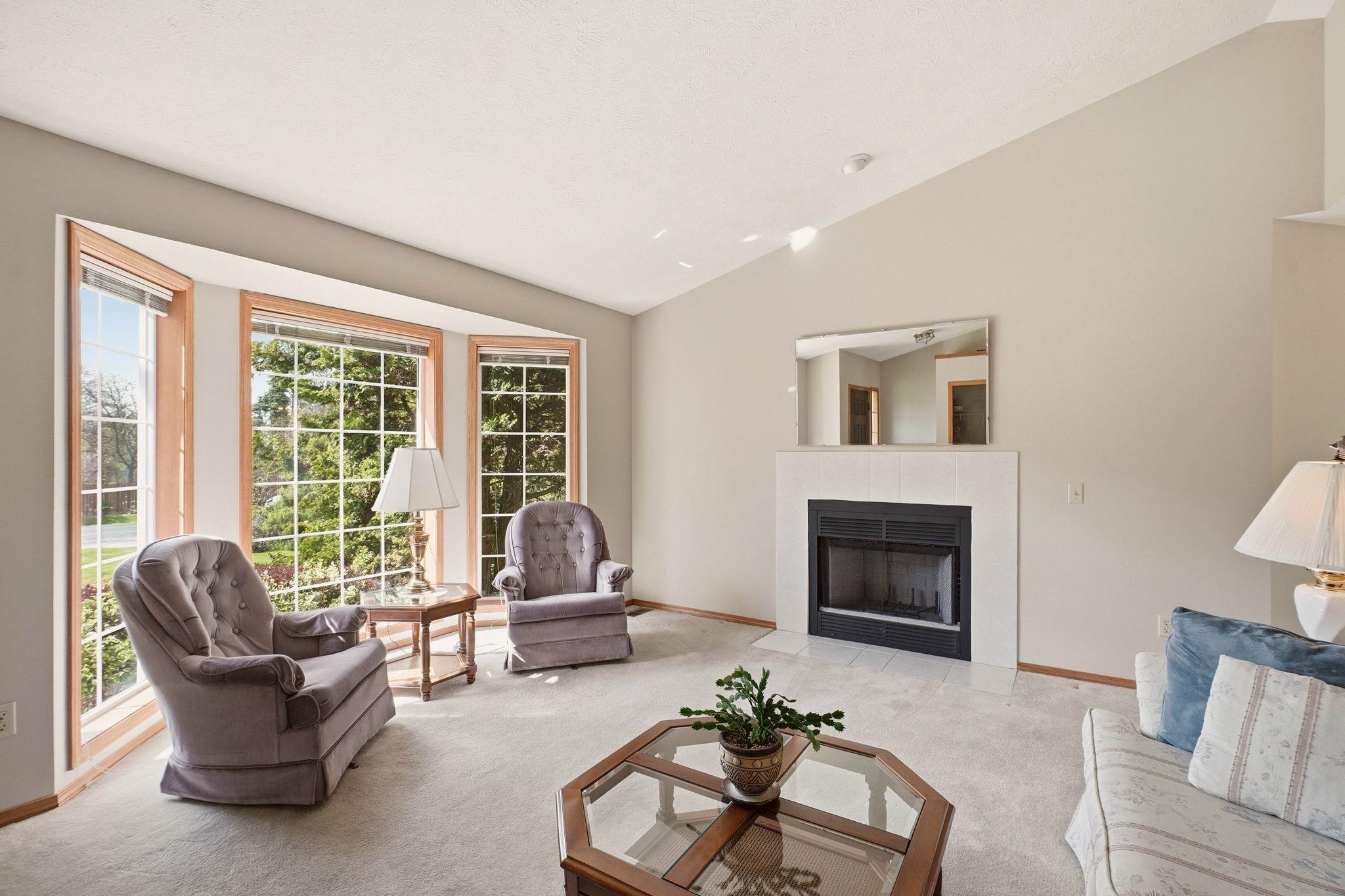 3319 E 65th Ave - Photo 2