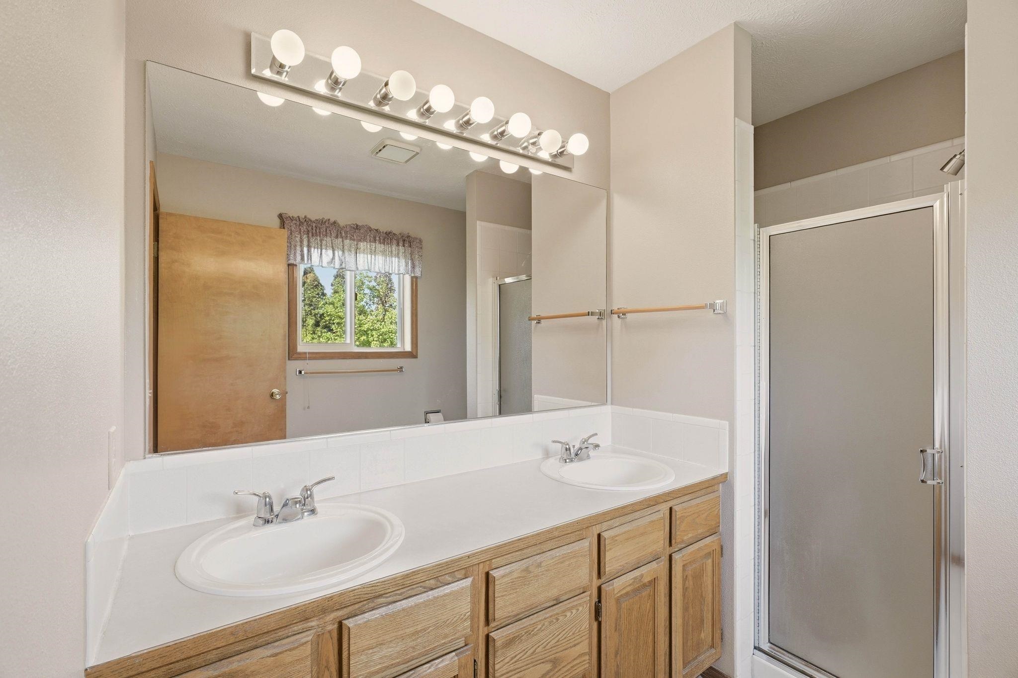 3319 E 65th Ave - Photo 18