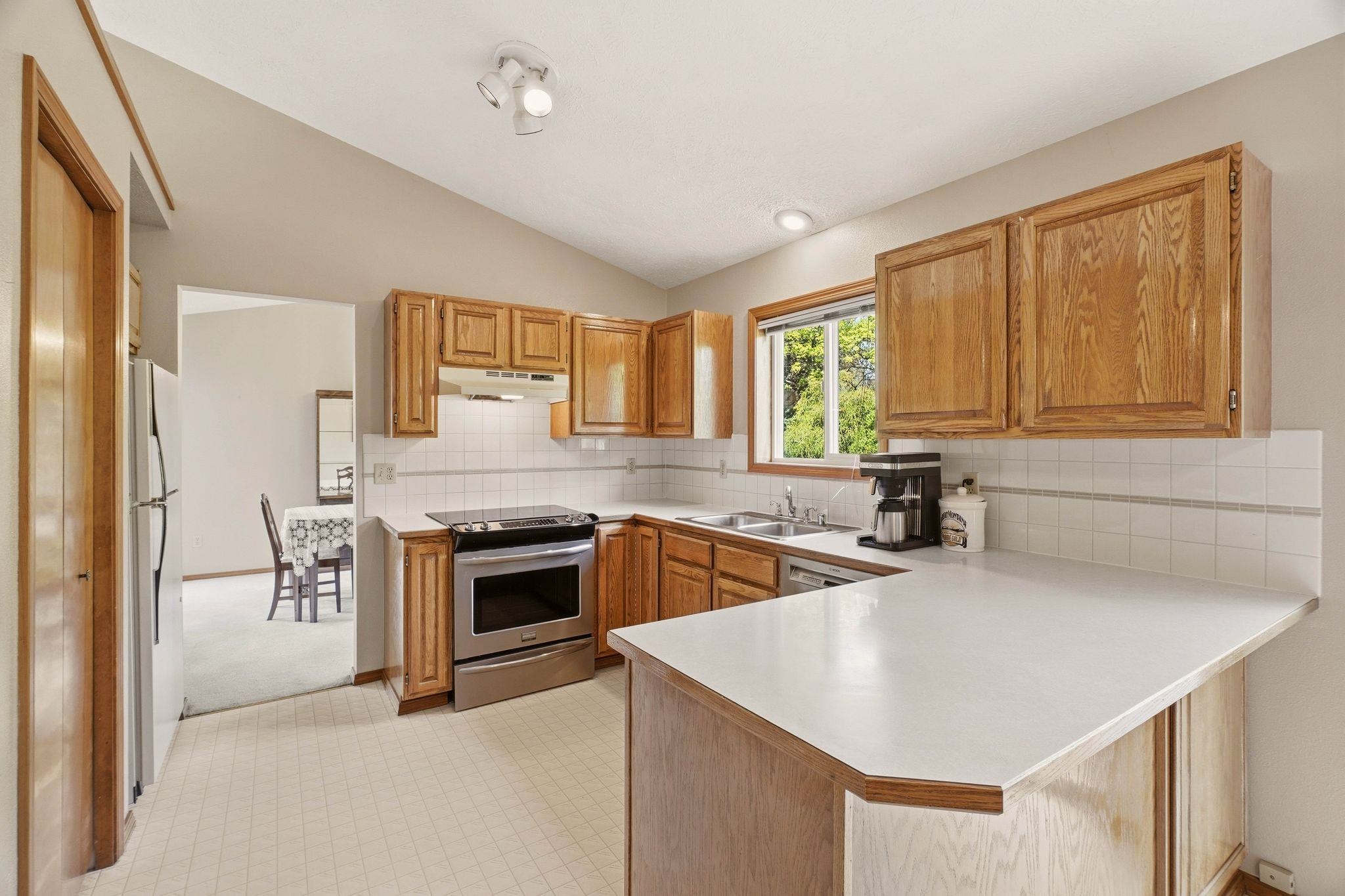3319 E 65th Ave - Photo 6