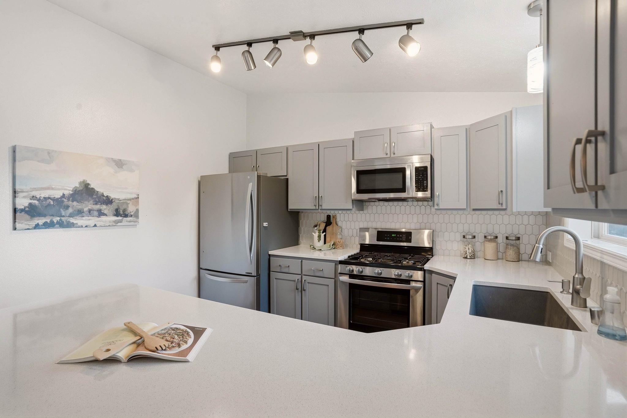 4217 S Bowdish Rd - Photo 10