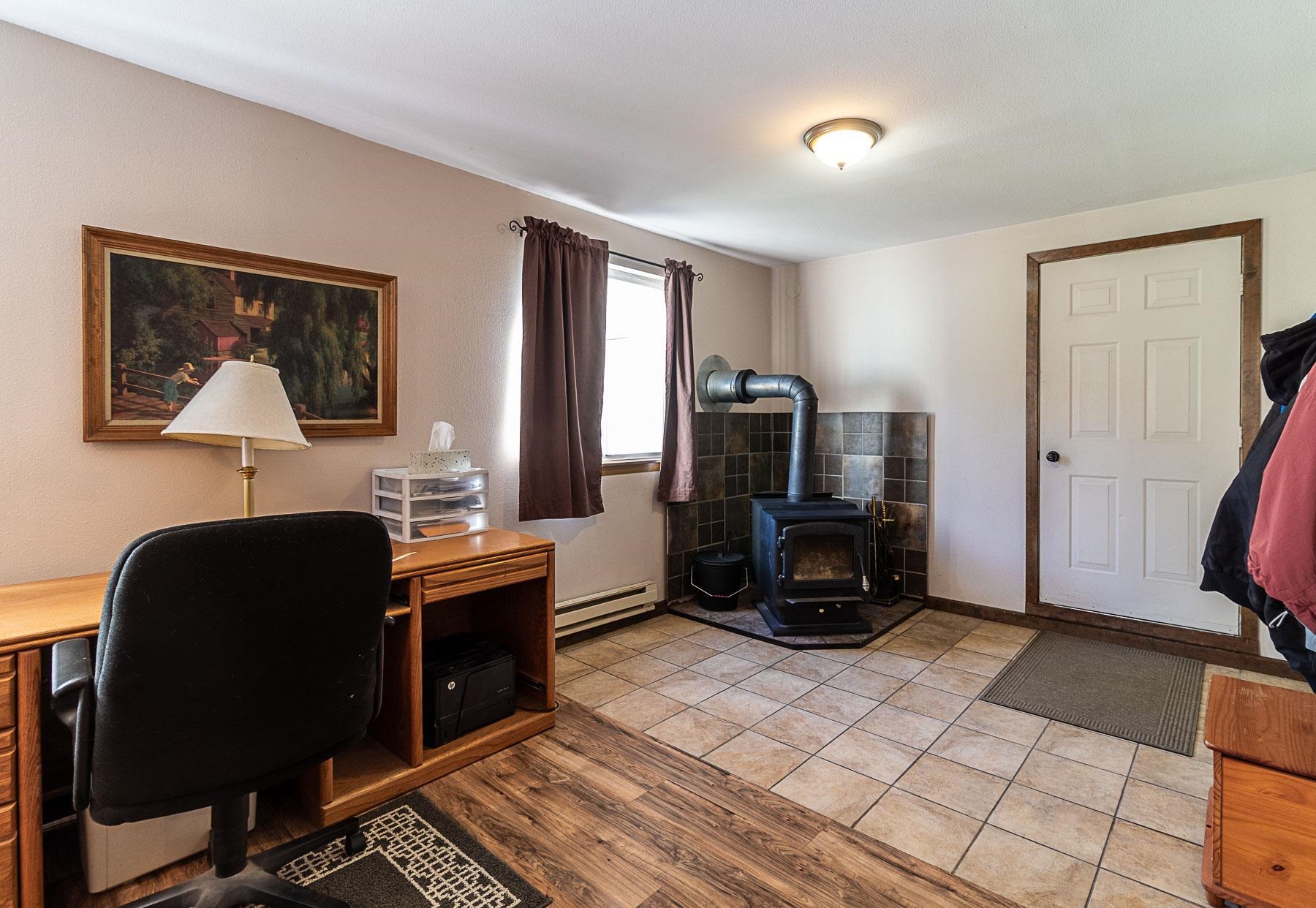21 W Chattaroy Rd - Photo 19