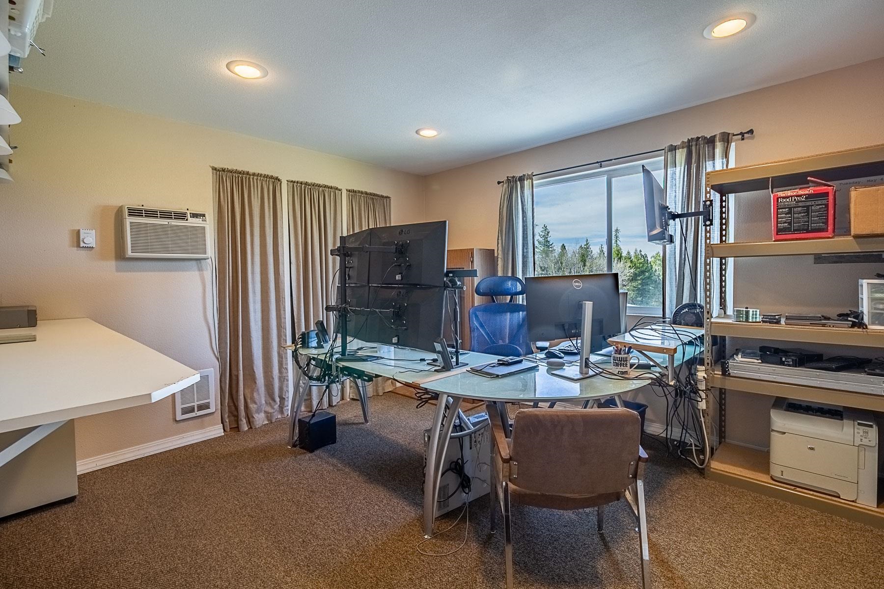 21 W Chattaroy Rd - Photo 32