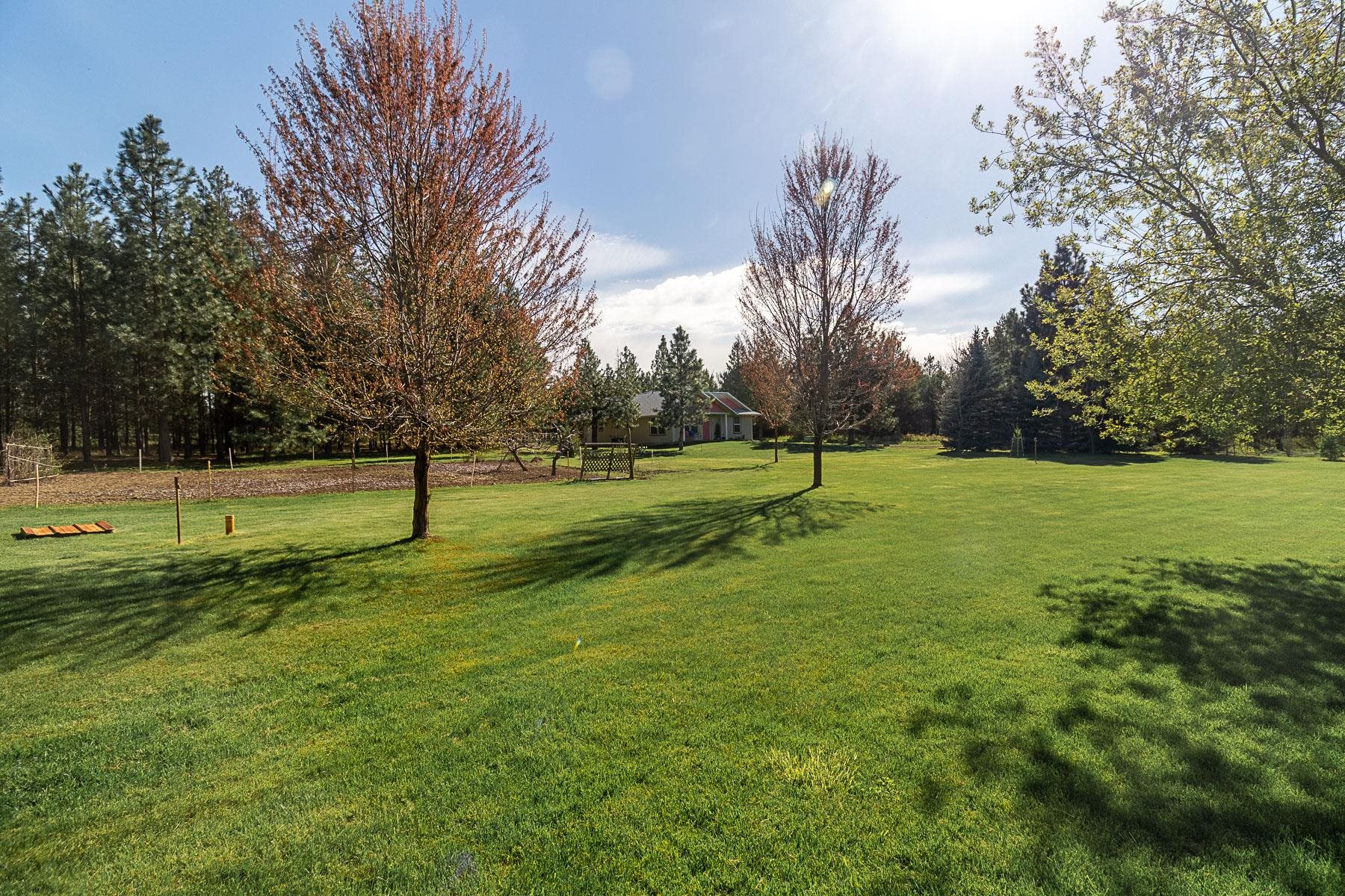 21 W Chattaroy Rd - Photo 34