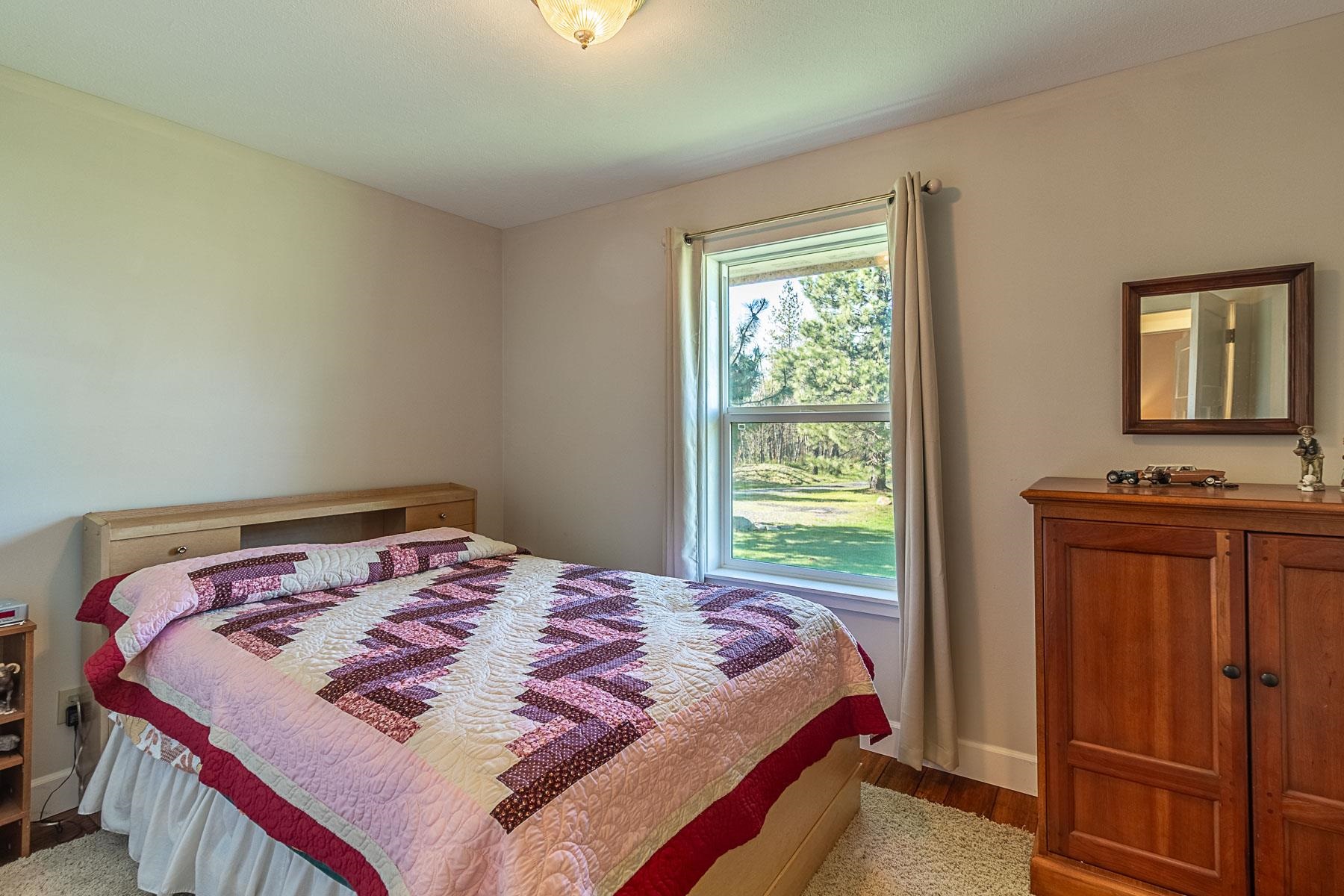 21 W Chattaroy Rd - Photo 37