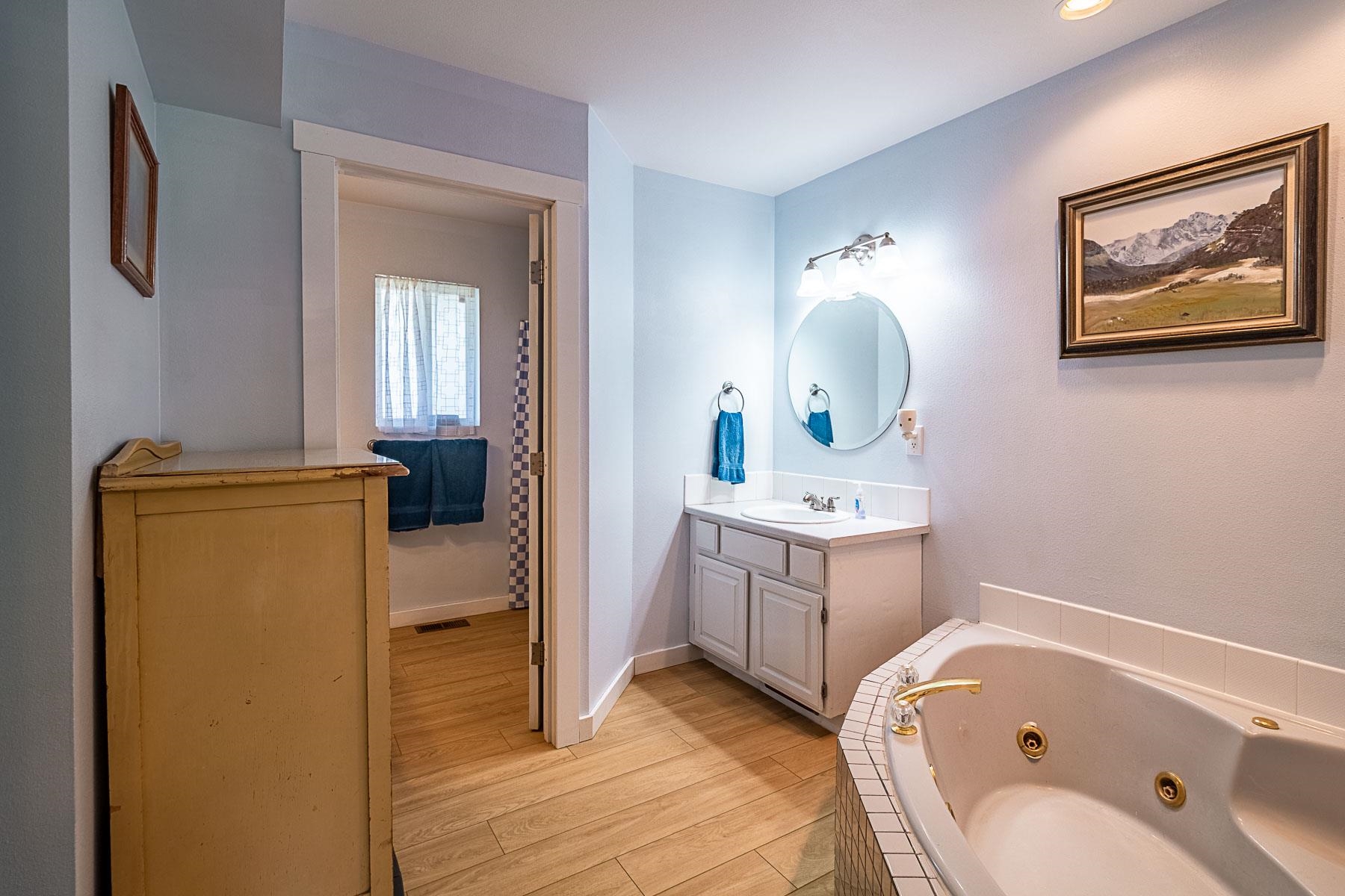 21 W Chattaroy Rd - Photo 10