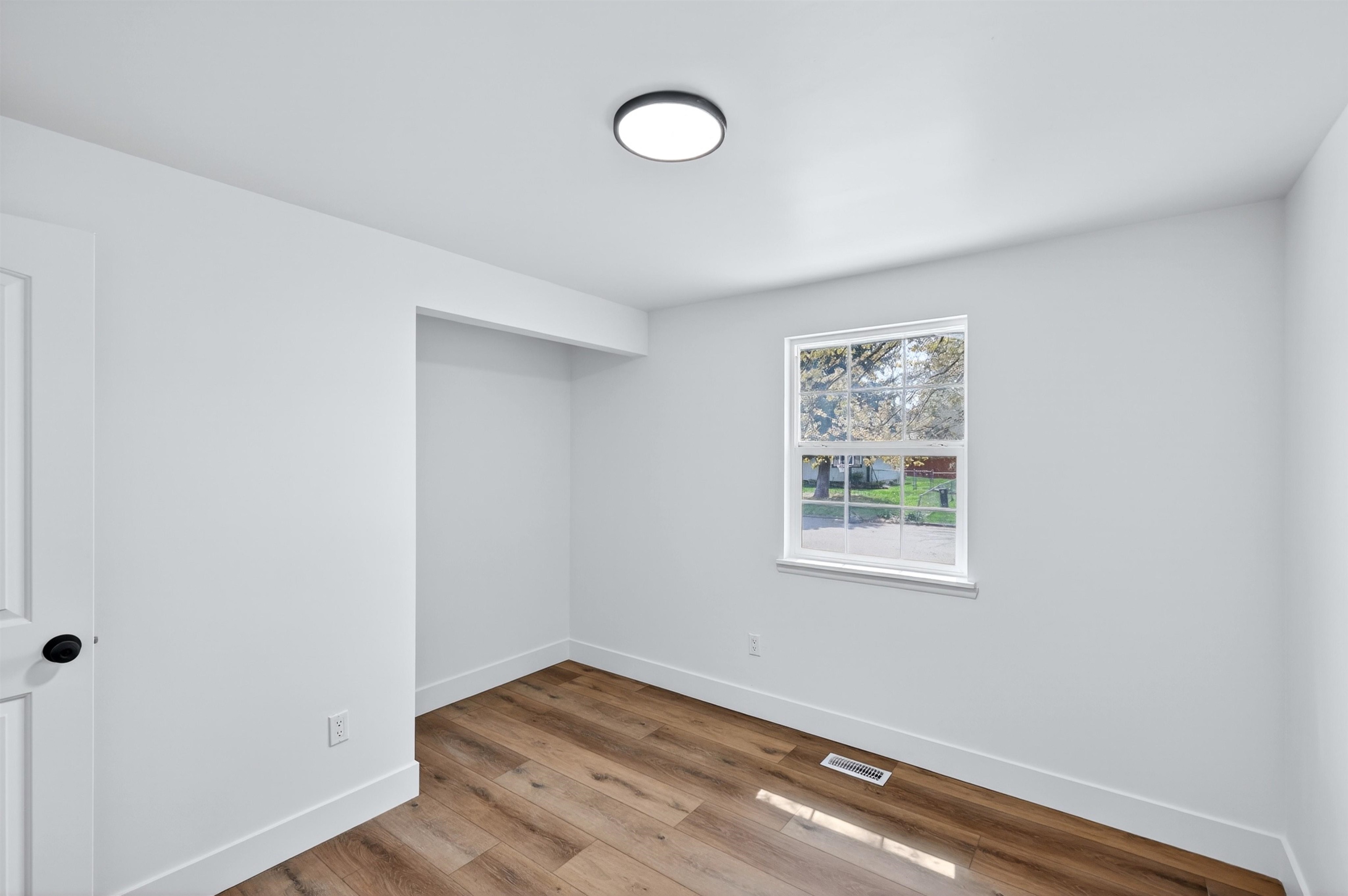 12805 E 29TH Ave - Photo 19