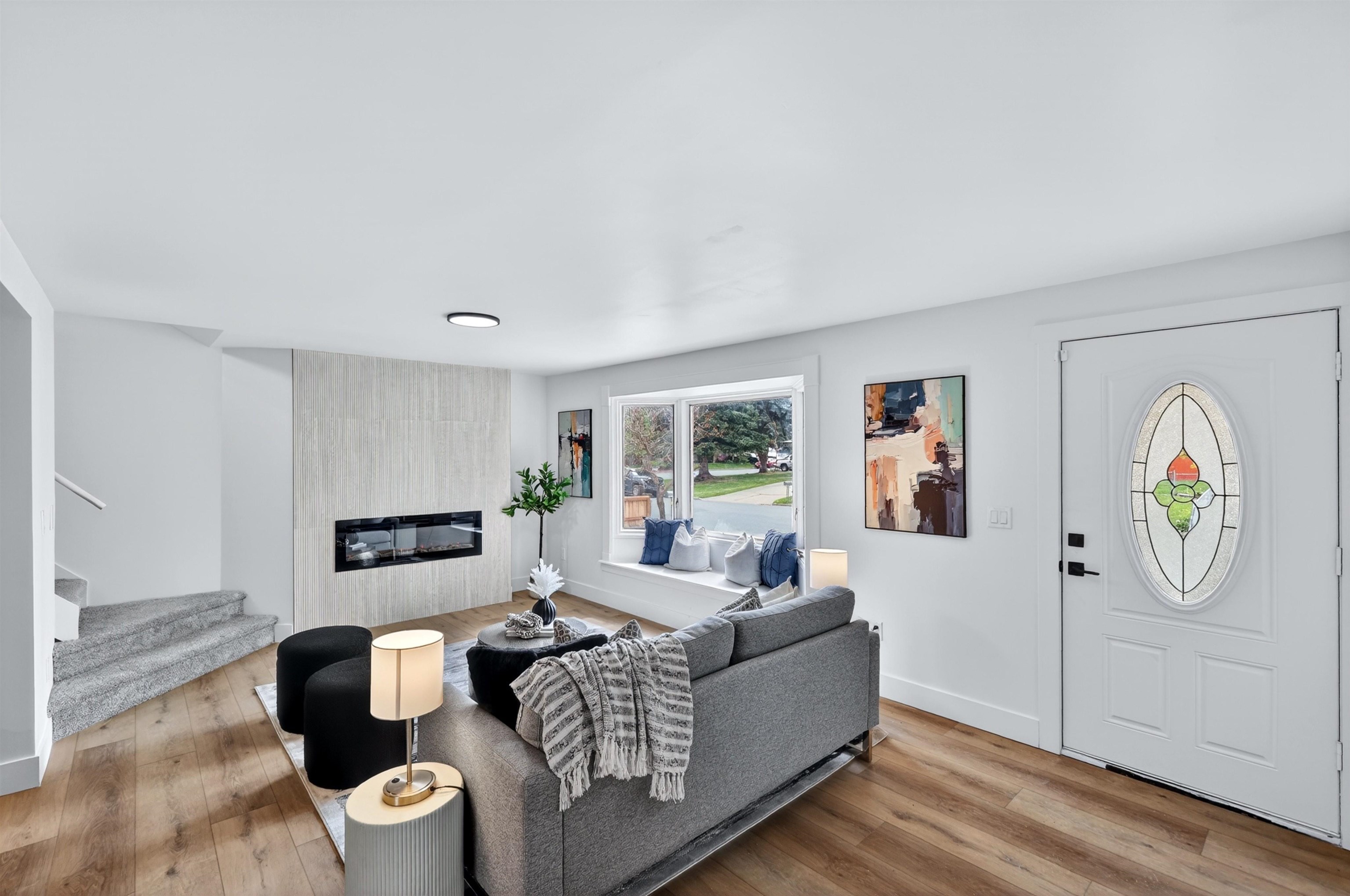 12805 E 29TH Ave - Photo 3