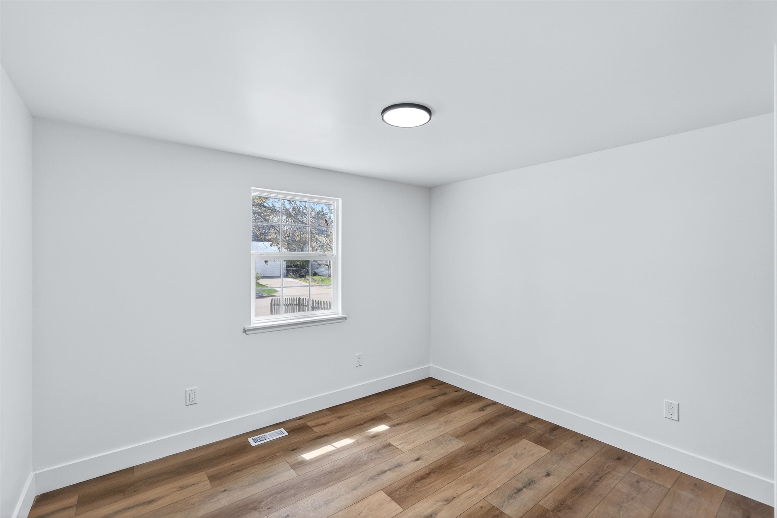 12805 E 29TH Ave - Photo 22