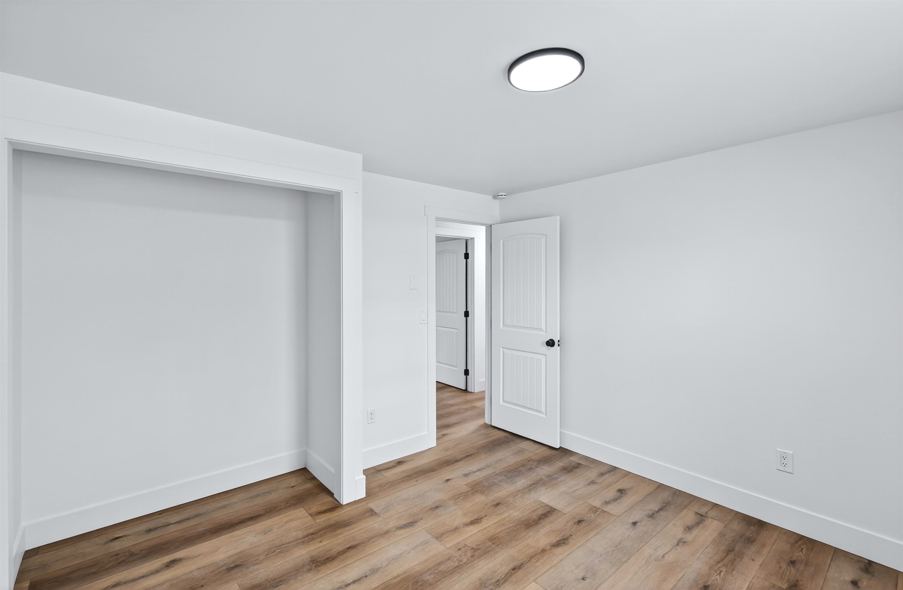 12805 E 29TH Ave - Photo 24