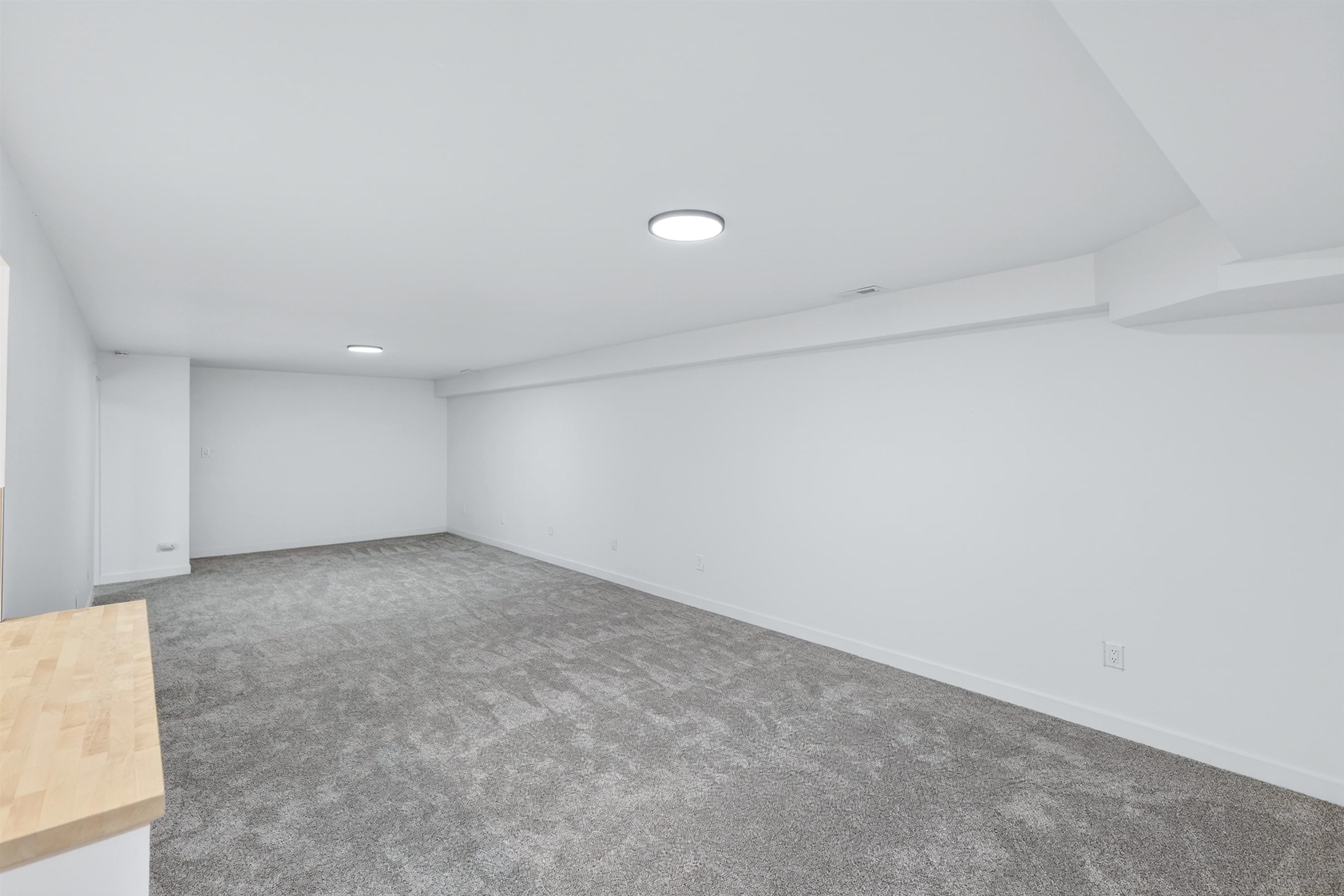 12805 E 29TH Ave - Photo 37