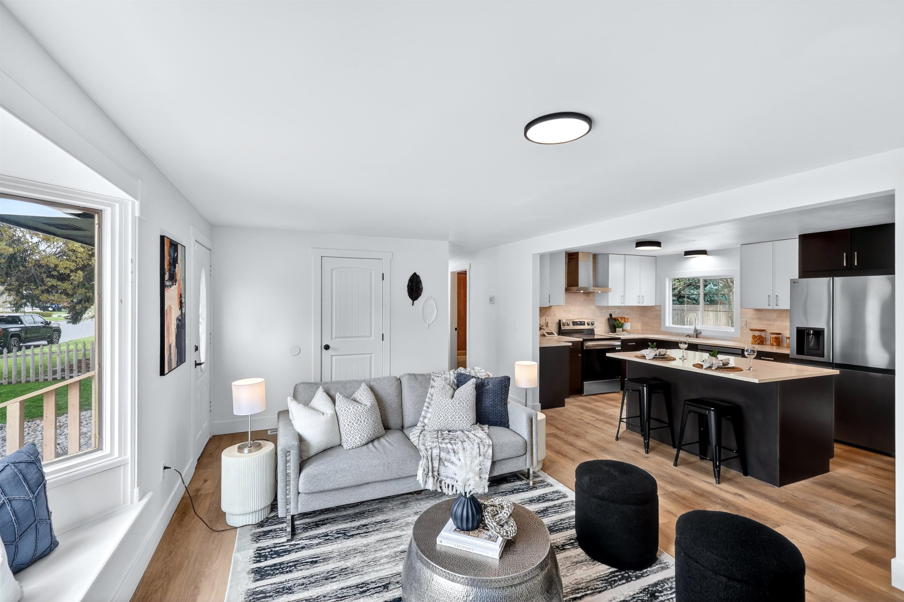 12805 E 29TH Ave - Photo 5