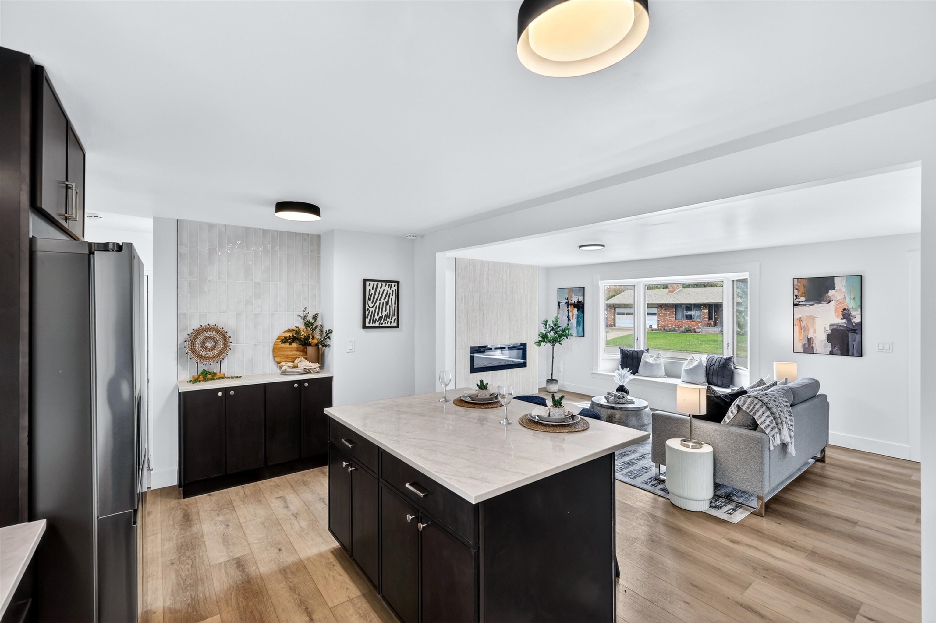 12805 E 29TH Ave - Photo 7