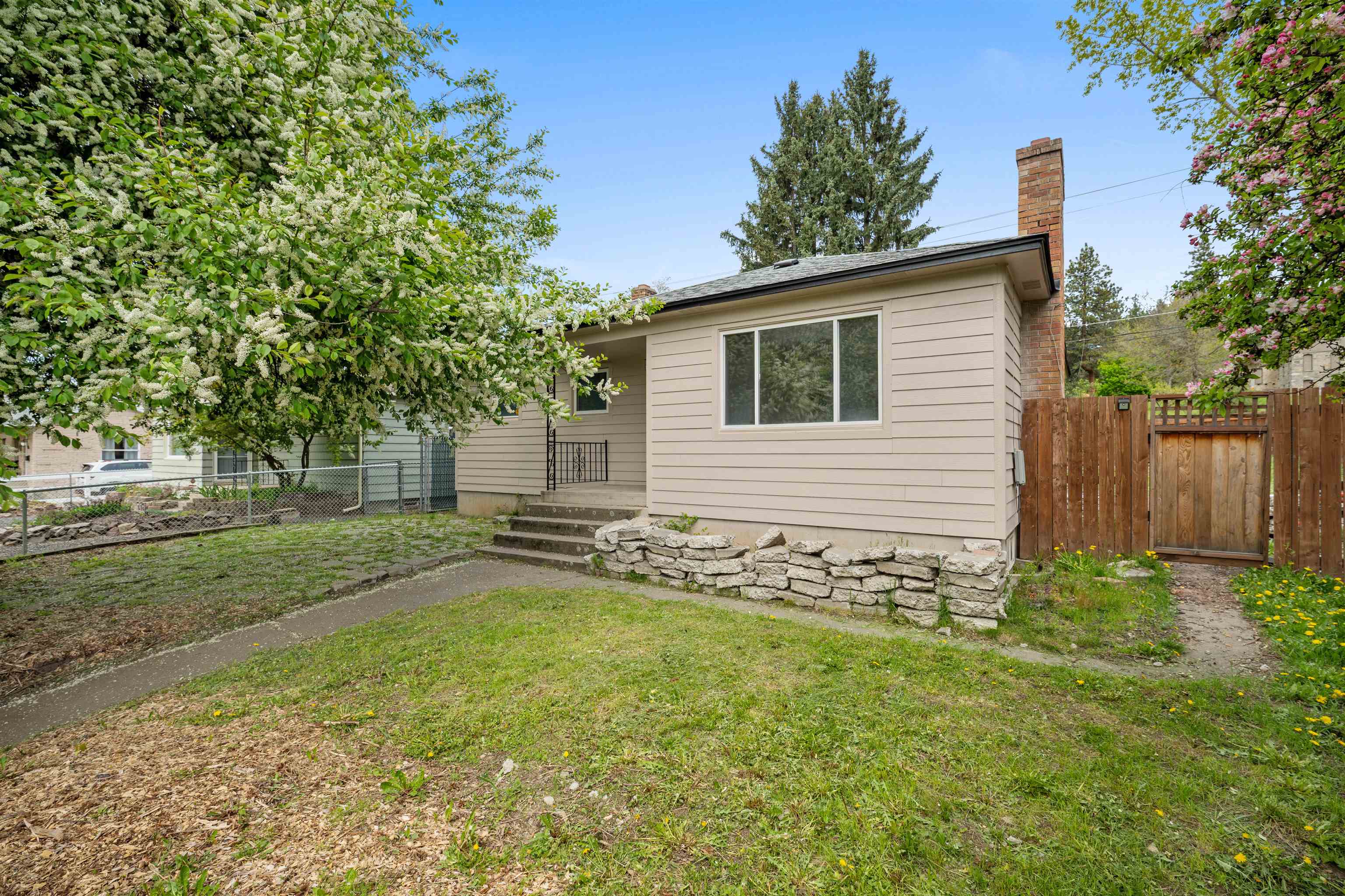 4139 E Frederick Ave - Photo 1