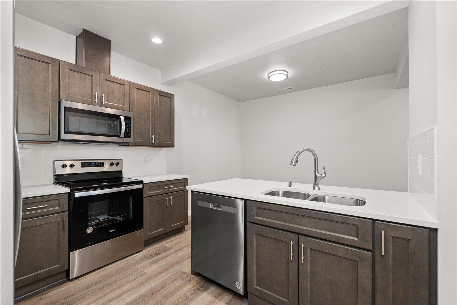 916 2nd St - Photo 9