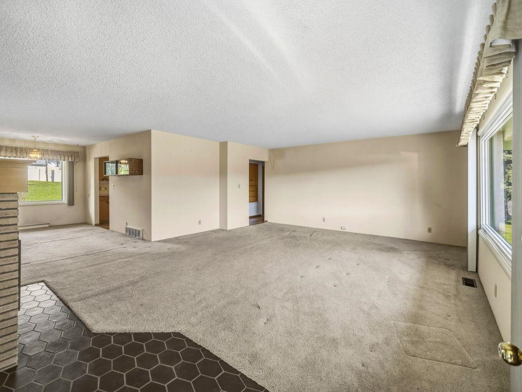 218 S River St - Photo 5