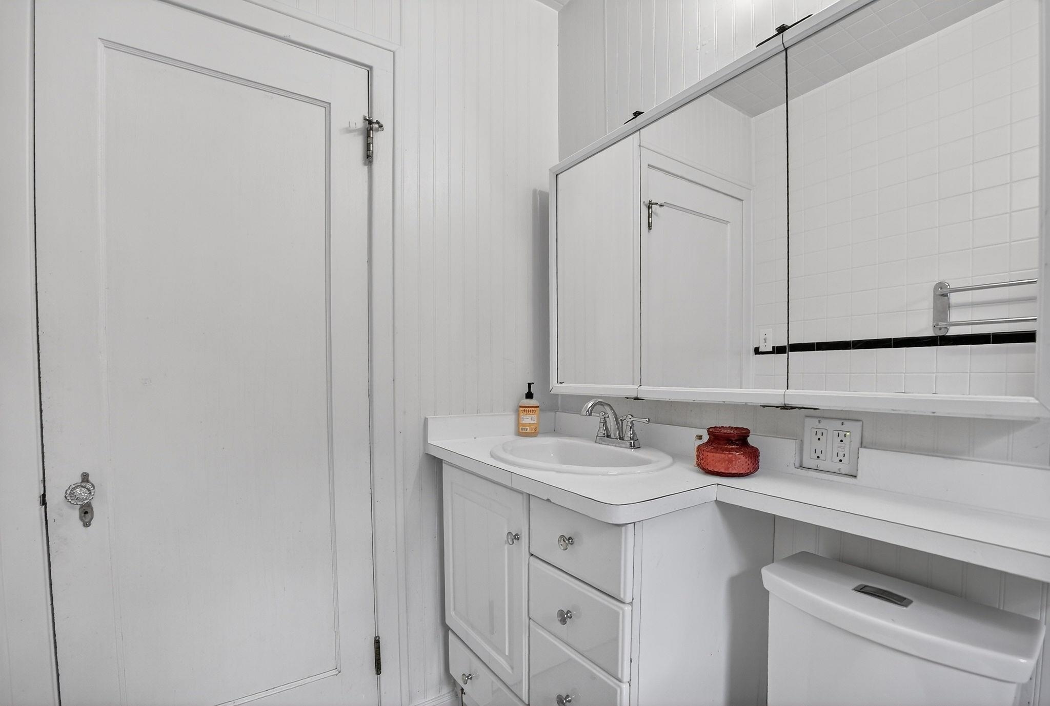 2618 N HOWARD St - Photo 19