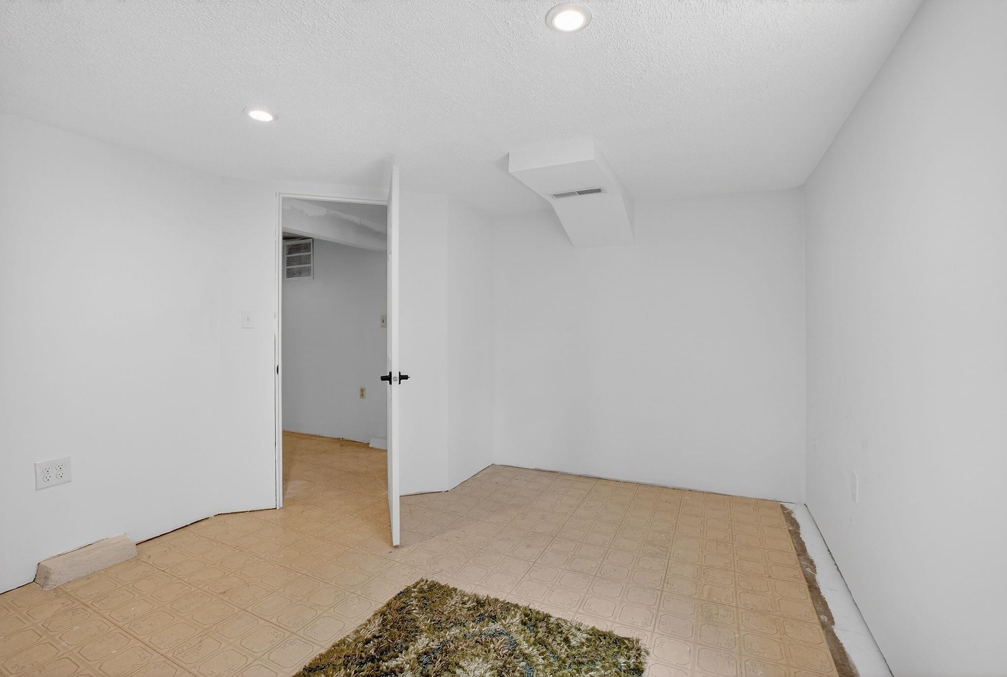 2618 N HOWARD St - Photo 36