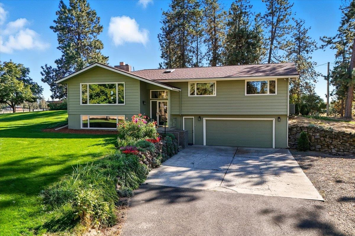 817 W White Rd - Photo 1