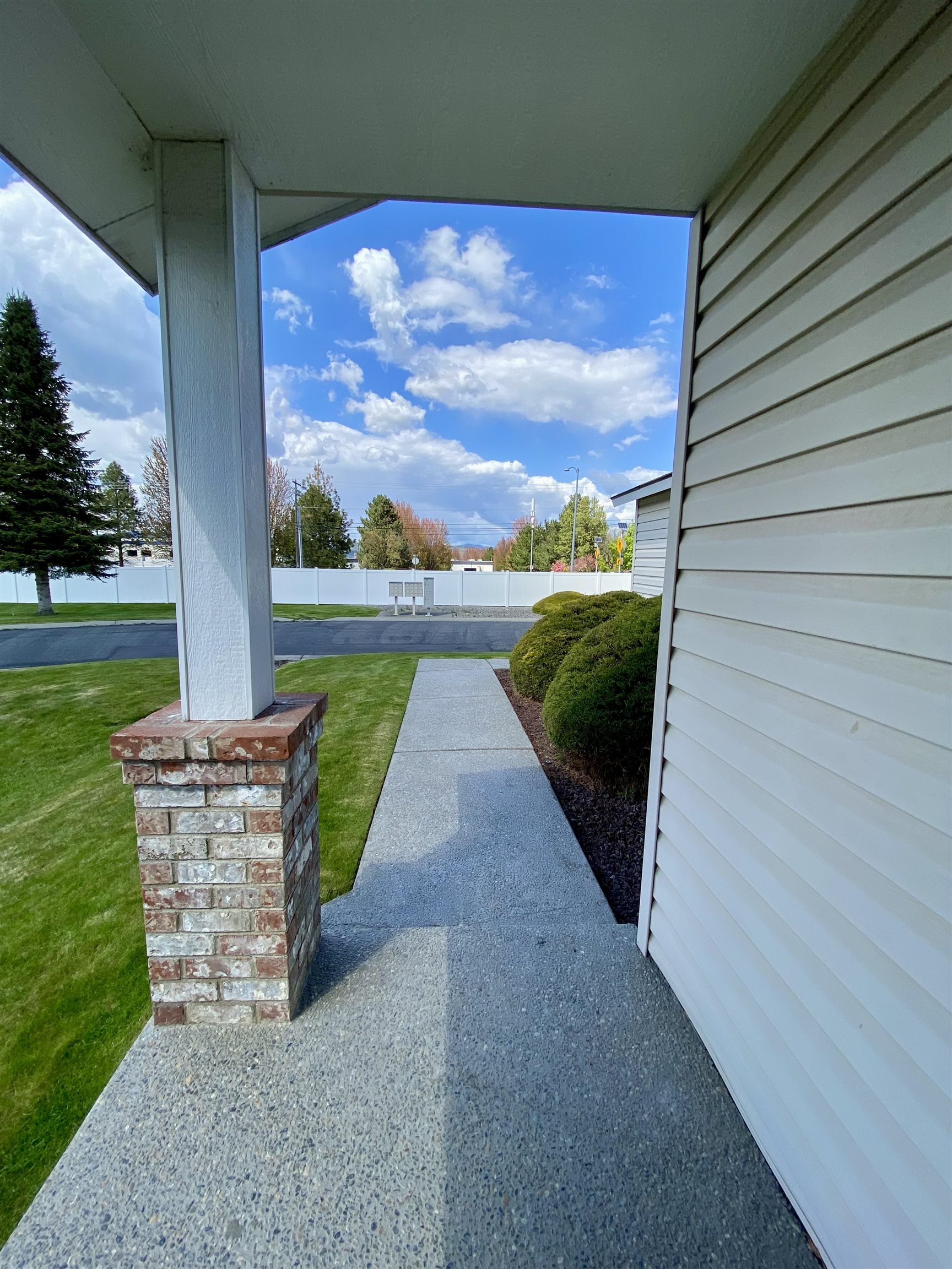 23026 E Oldenburg Ln - Photo 4