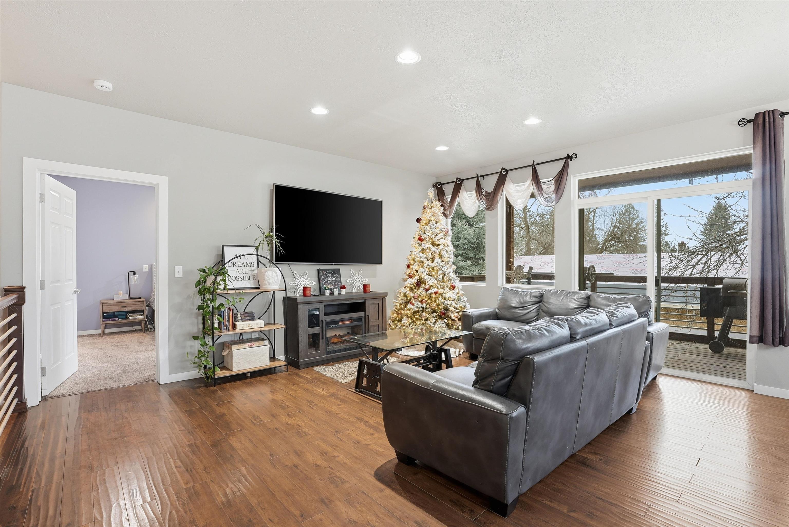 2919 E 12th Ave - Photo 5