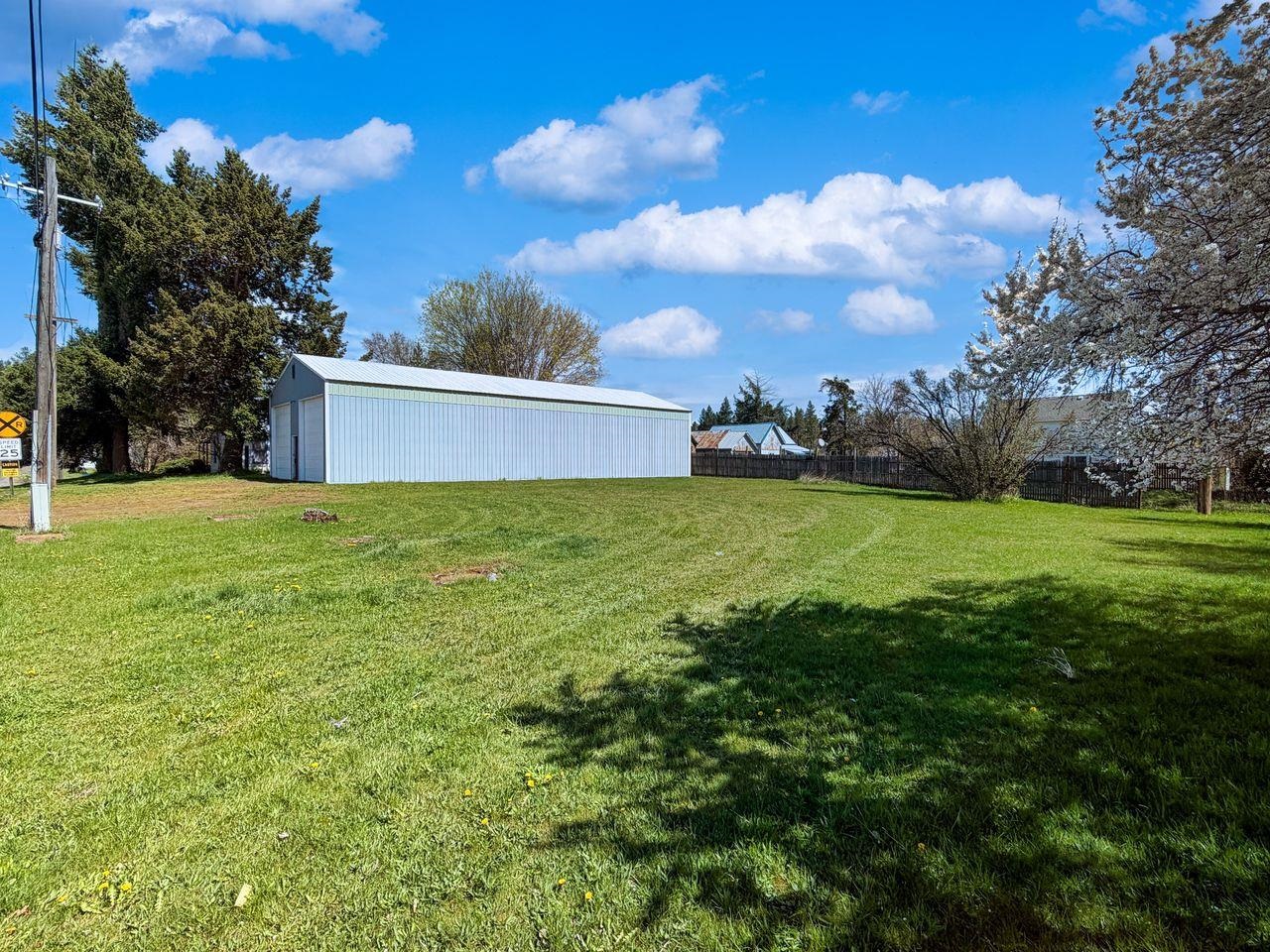 224 W Emma St - Photo 4