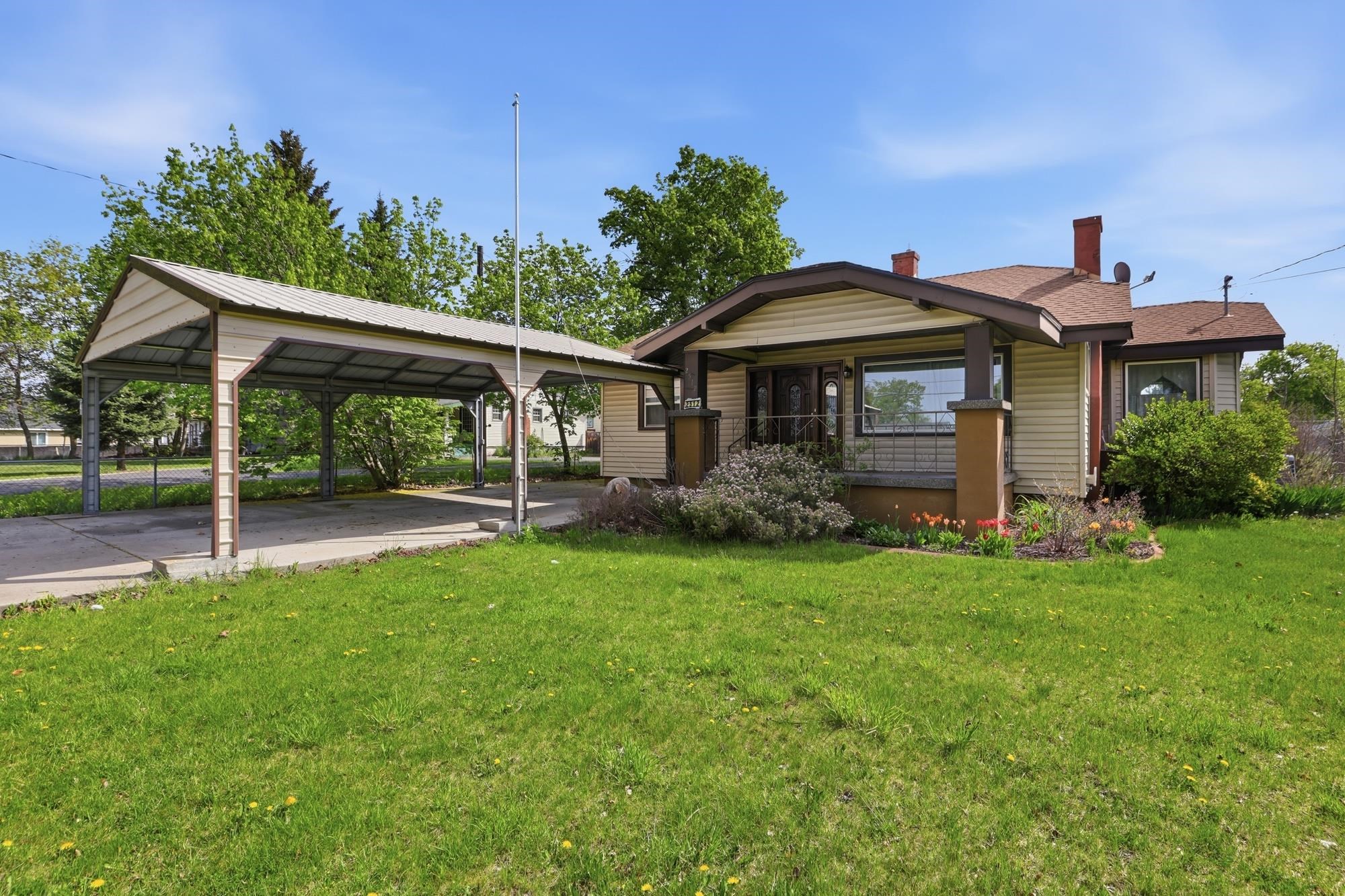 2512 N Park Rd - Photo 1