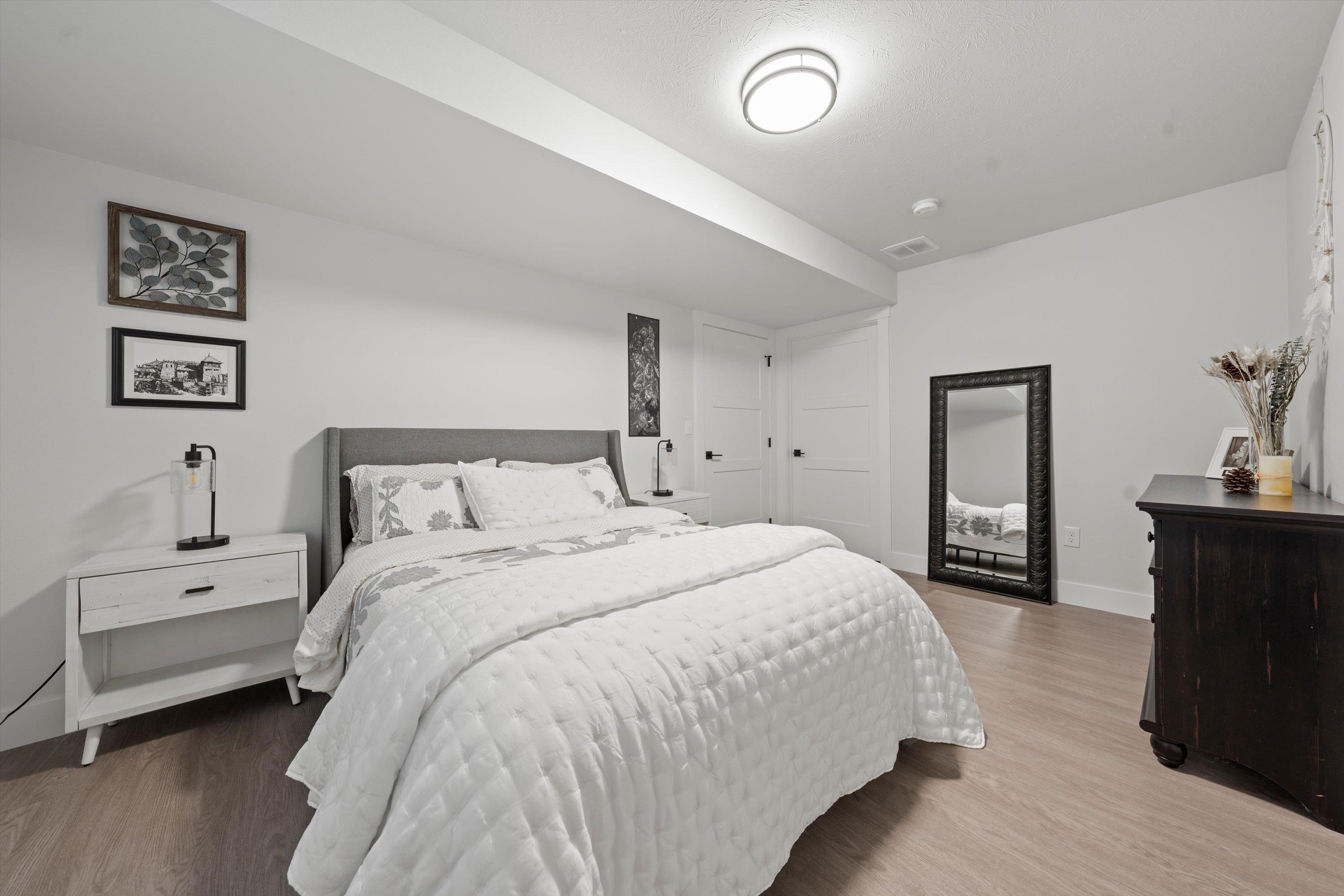916 E Farwell Rd - Photo 31