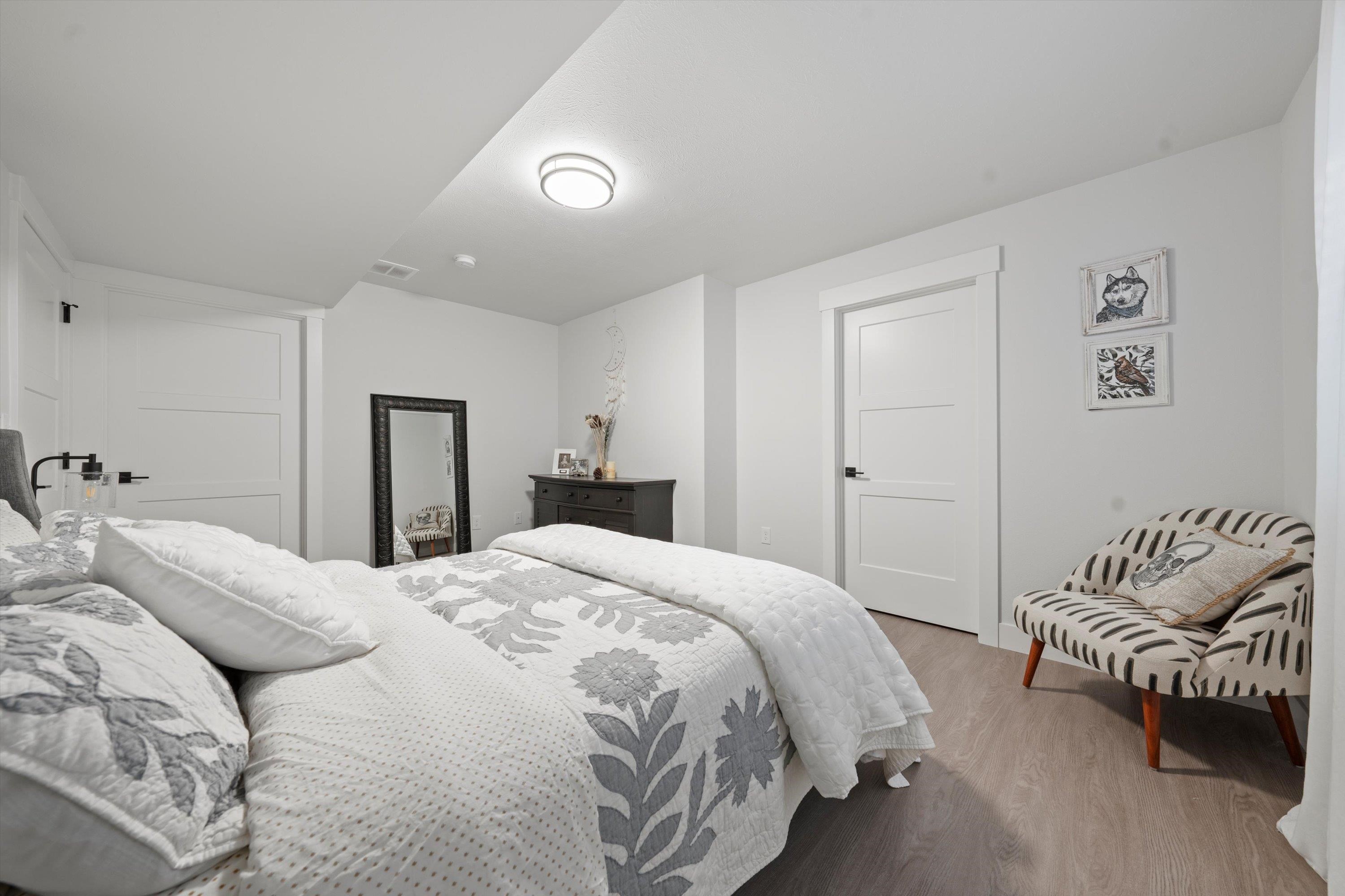 916 E Farwell Rd - Photo 32