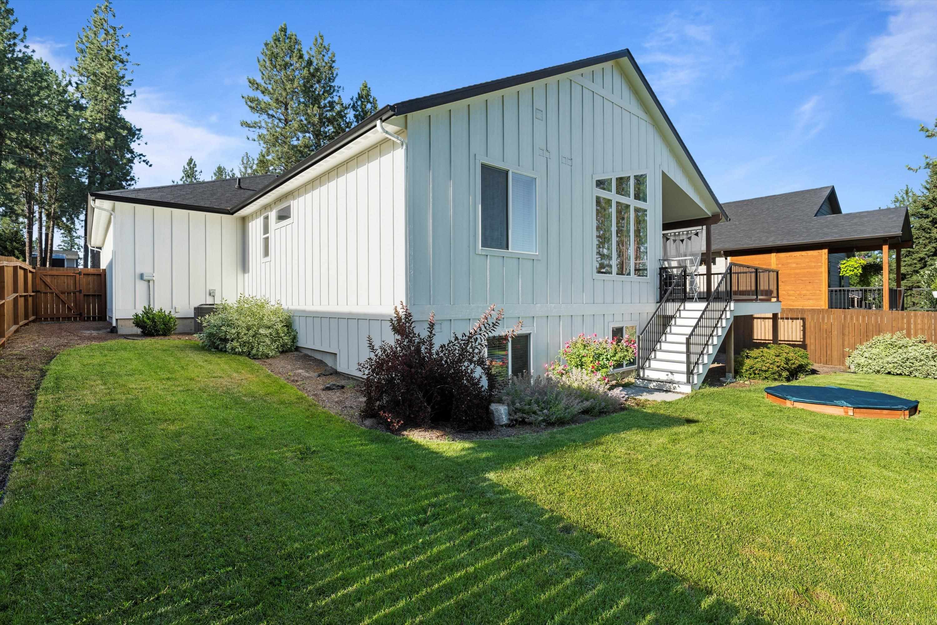 916 E Farwell Rd - Photo 45