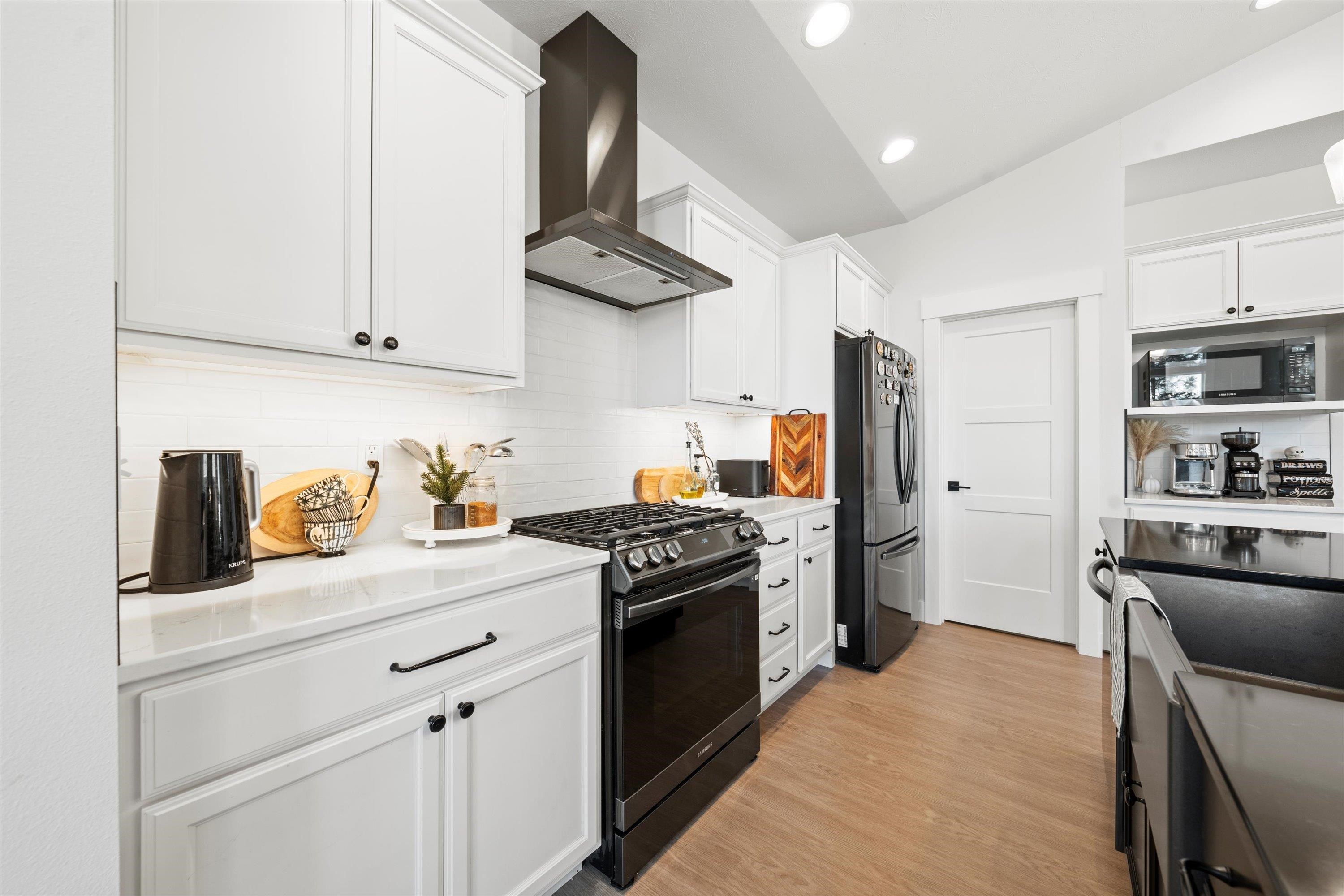 916 E Farwell Rd - Photo 10