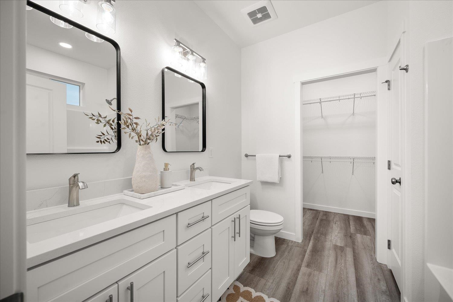 1802 E Wellesley Ave - Photo 11