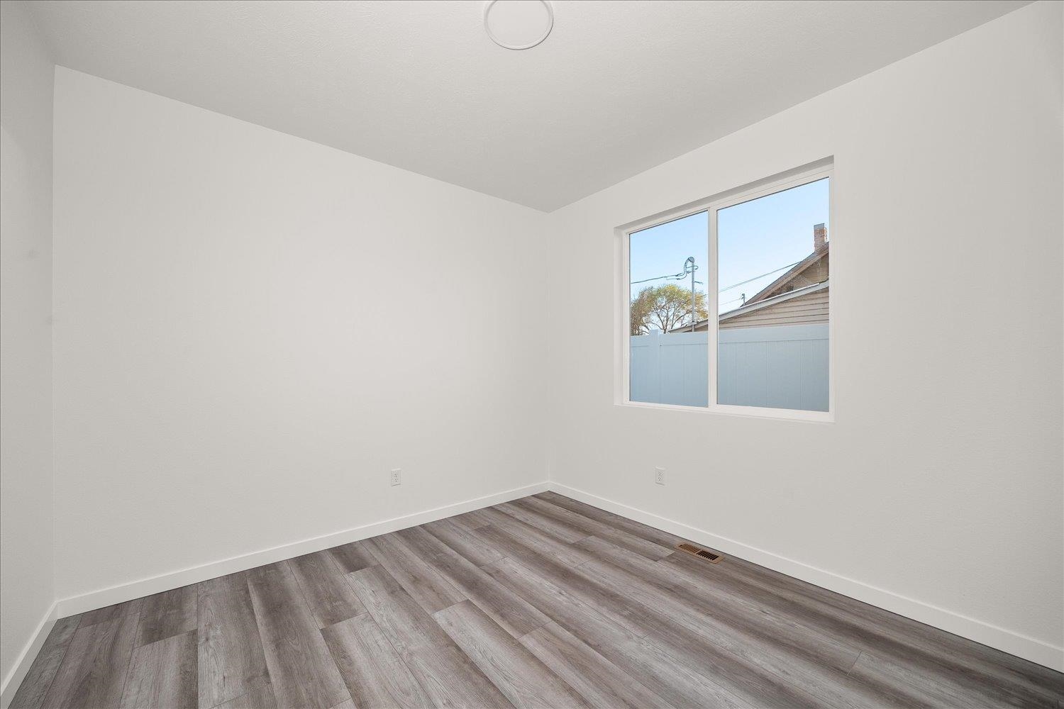1802 E Wellesley Ave - Photo 14