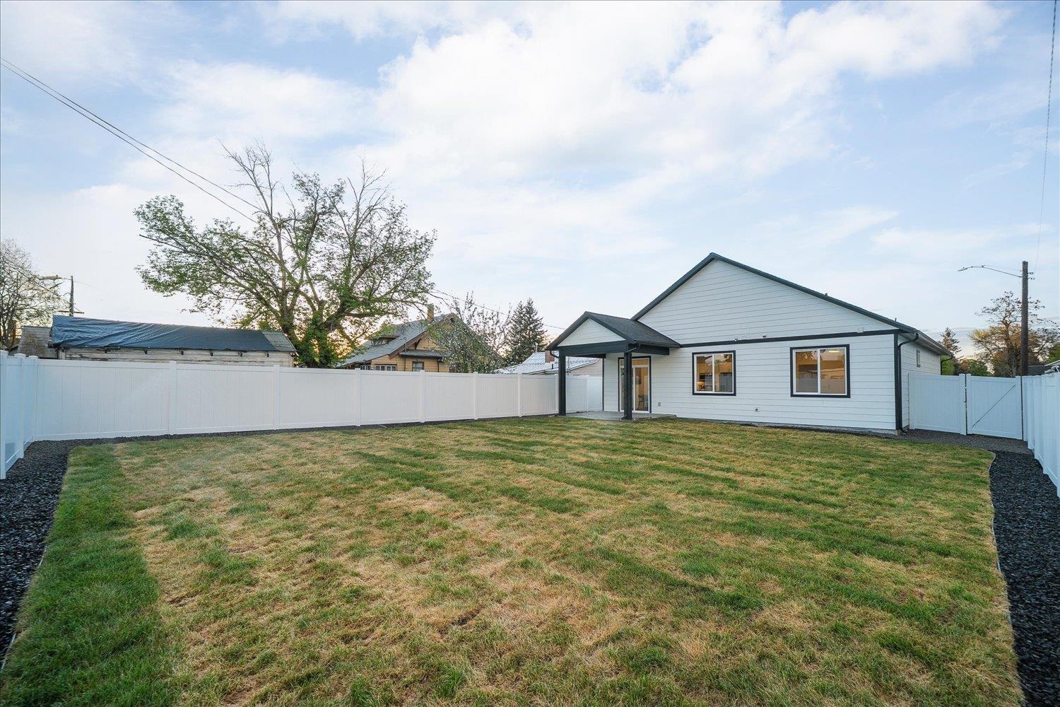 1802 E Wellesley Ave - Photo 23