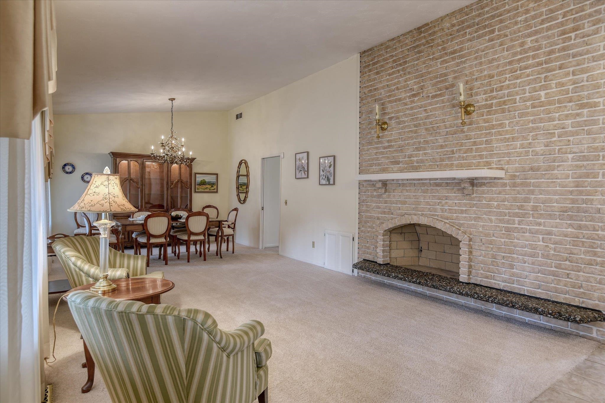 2002 W Regina Ave - Photo 3