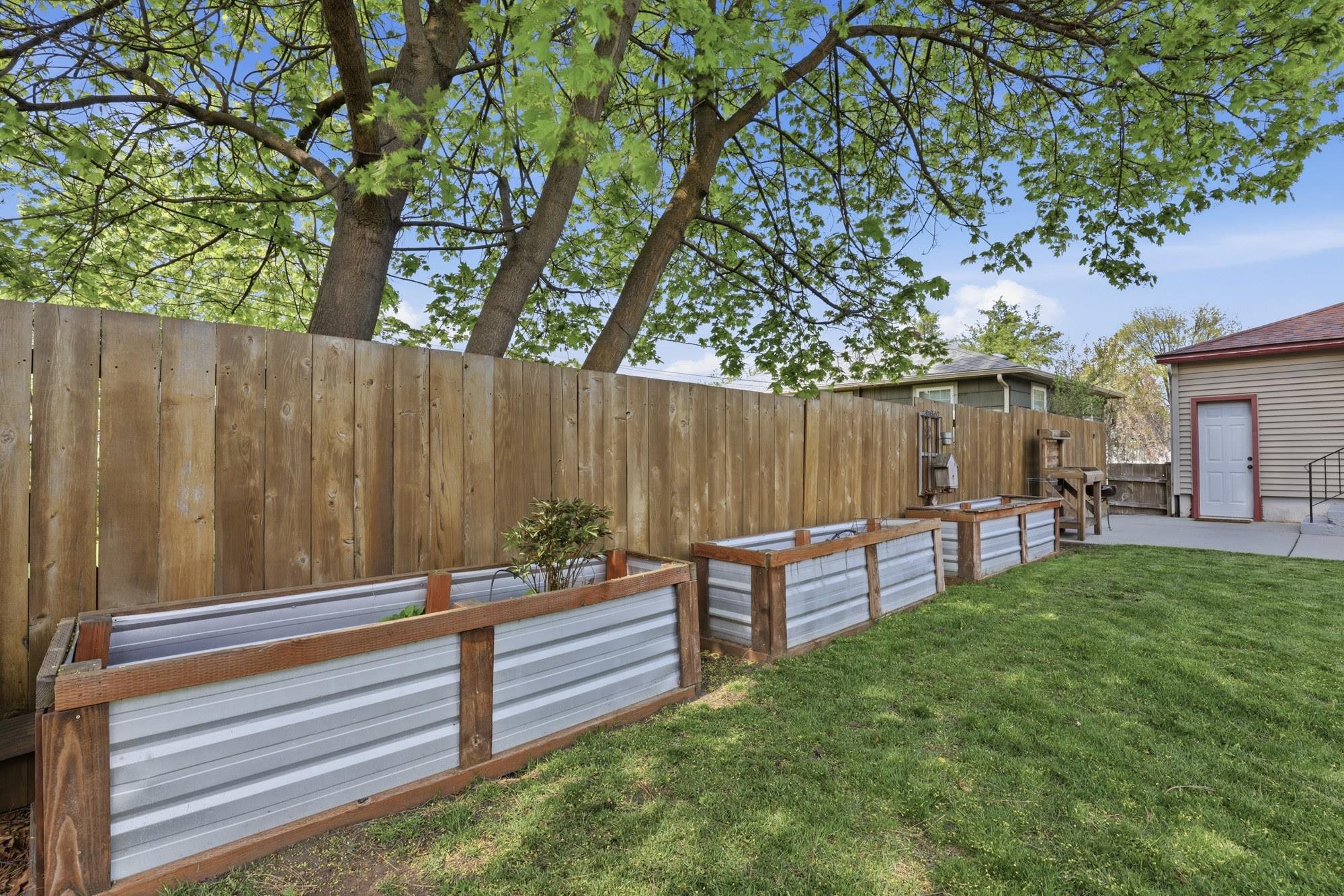 1228 E 40th Ave - Photo 30